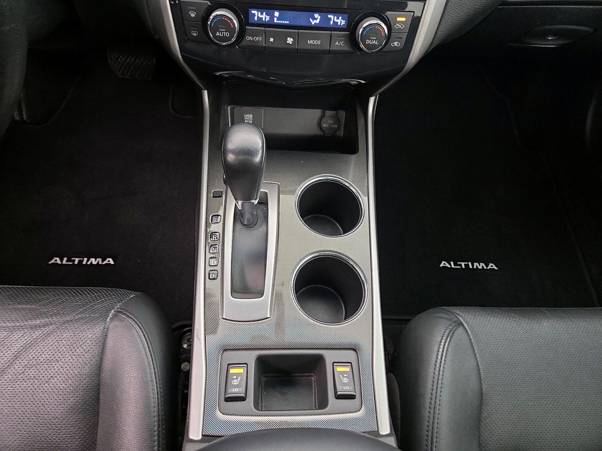 Thumbnail: 2015 Nissan Altima - 18