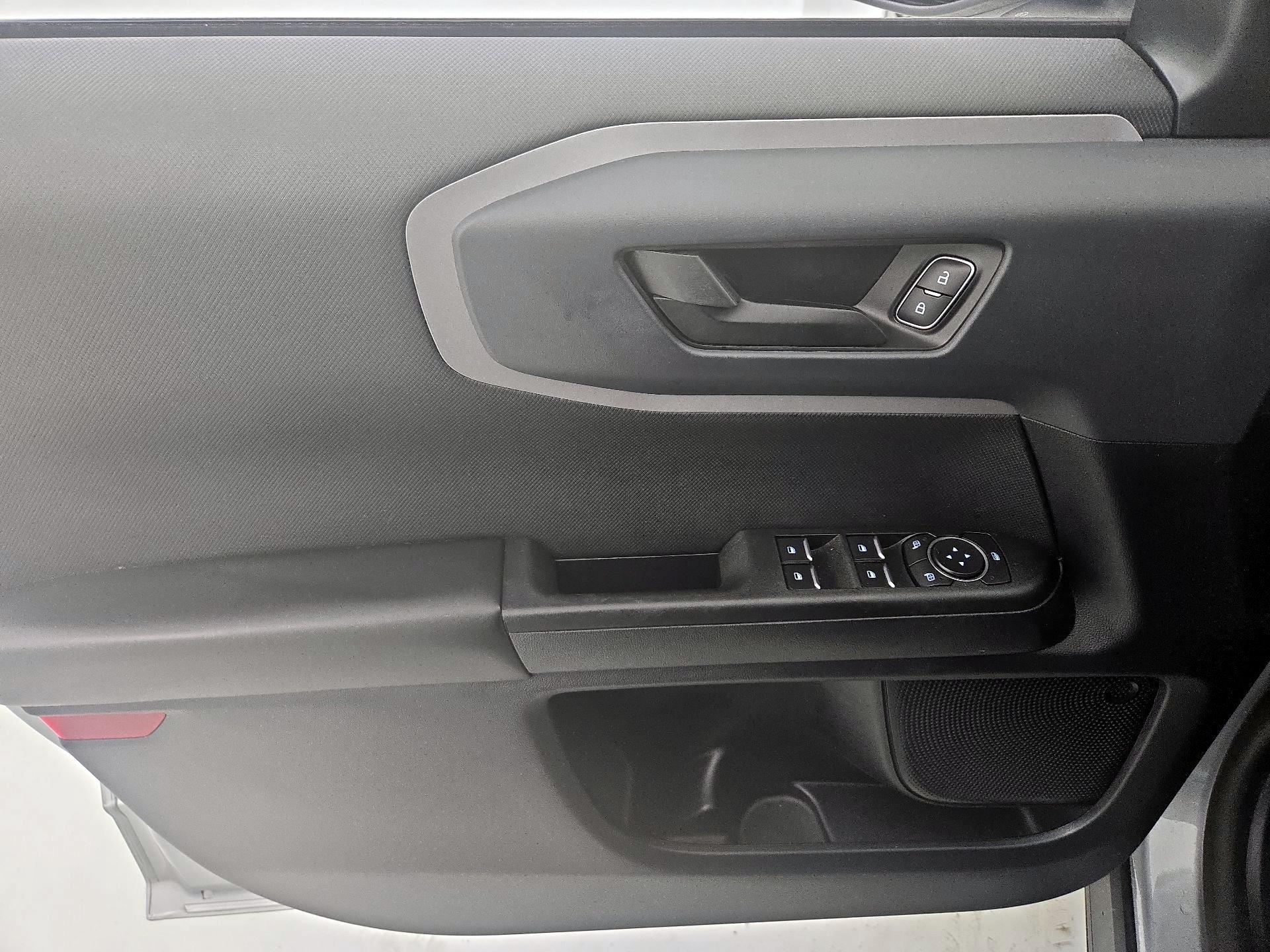 Thumbnail: 2022 Ford Bronco Sport - 12