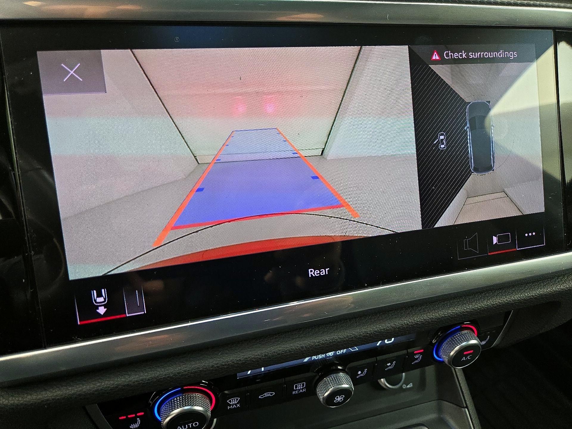 Thumbnail: 2022 Audi Q3 - 15