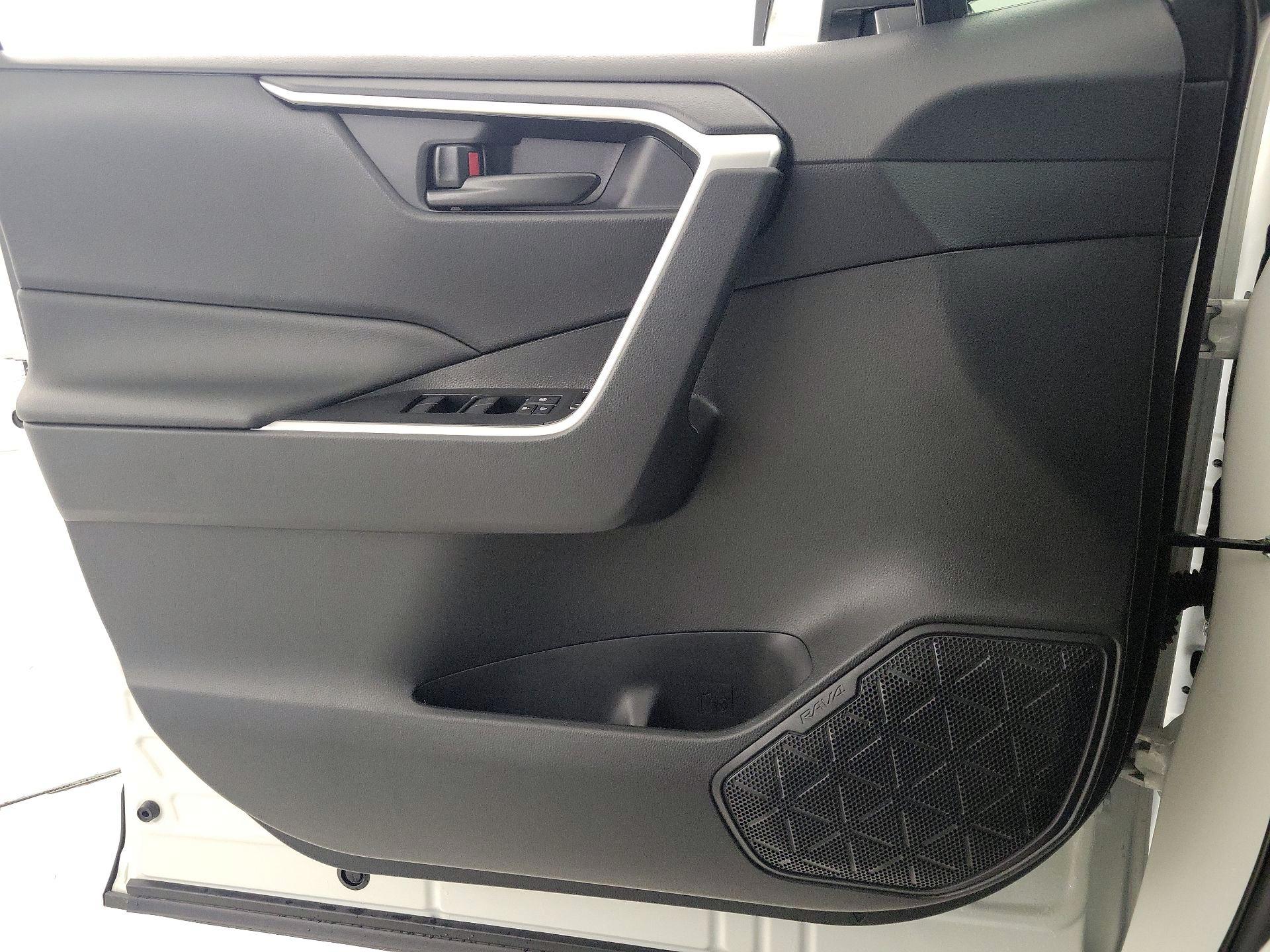 Thumbnail: 2024 Toyota RAV4 - 12