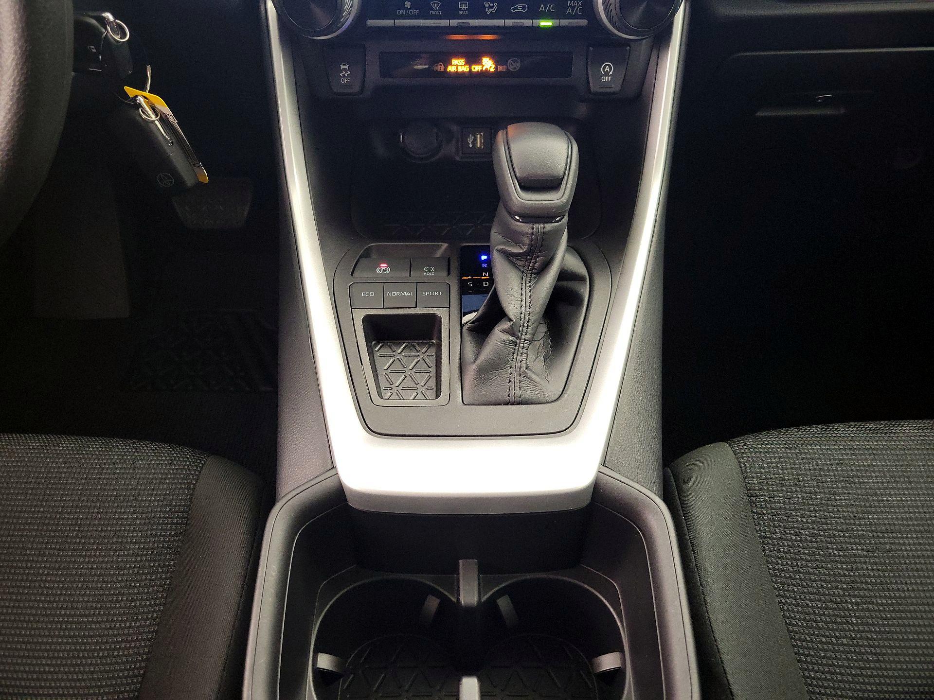 Thumbnail: 2024 Toyota RAV4 - 17