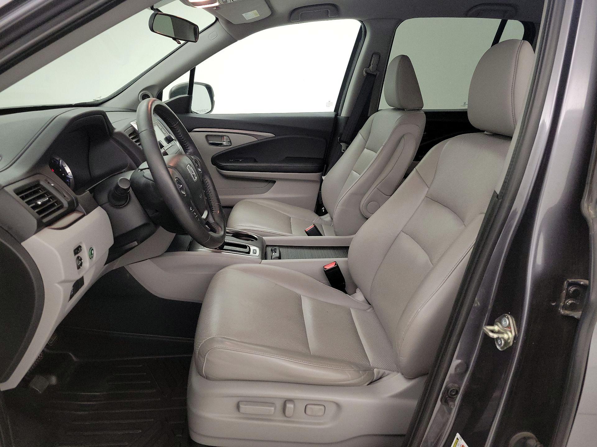 Thumbnail: 2017 Honda Ridgeline - 11