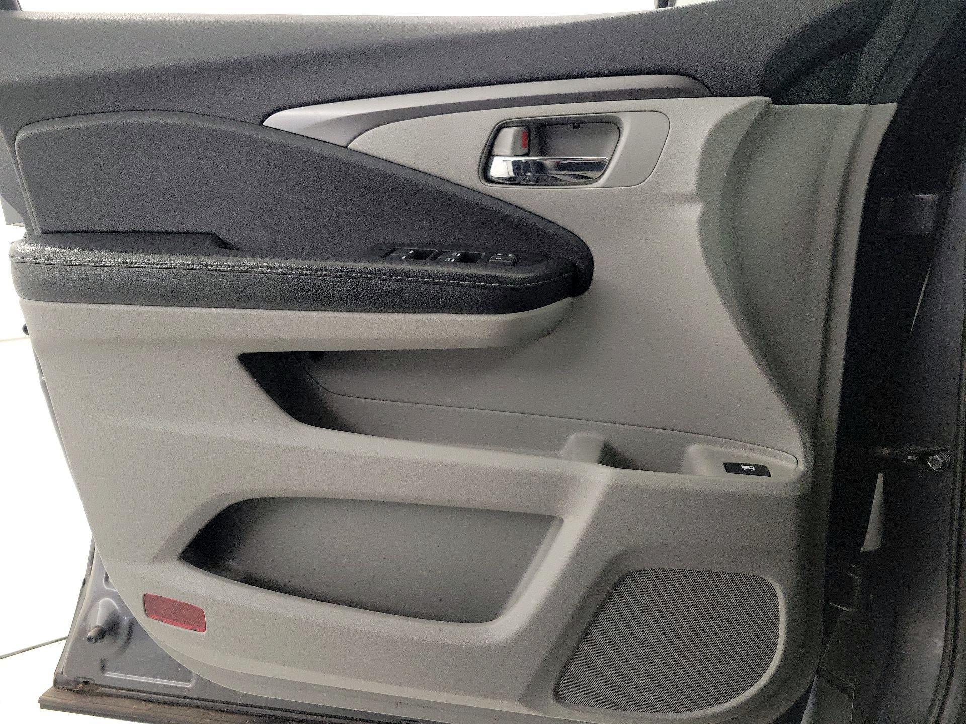 Thumbnail: 2017 Honda Ridgeline - 12