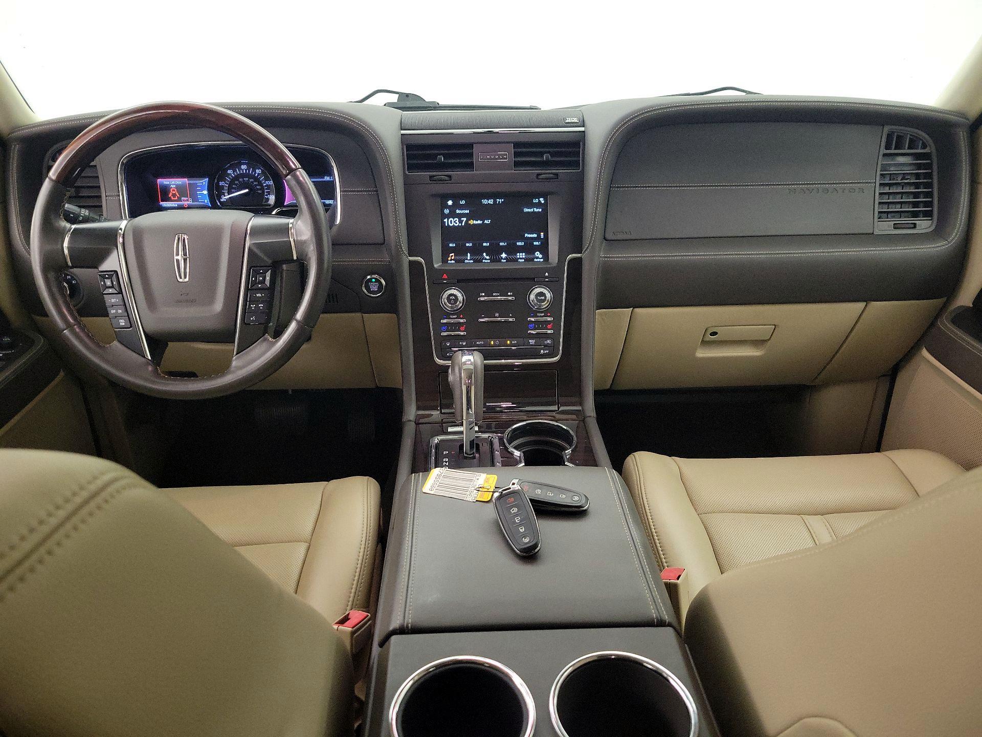 Thumbnail: 2017 Lincoln Navigator - 9