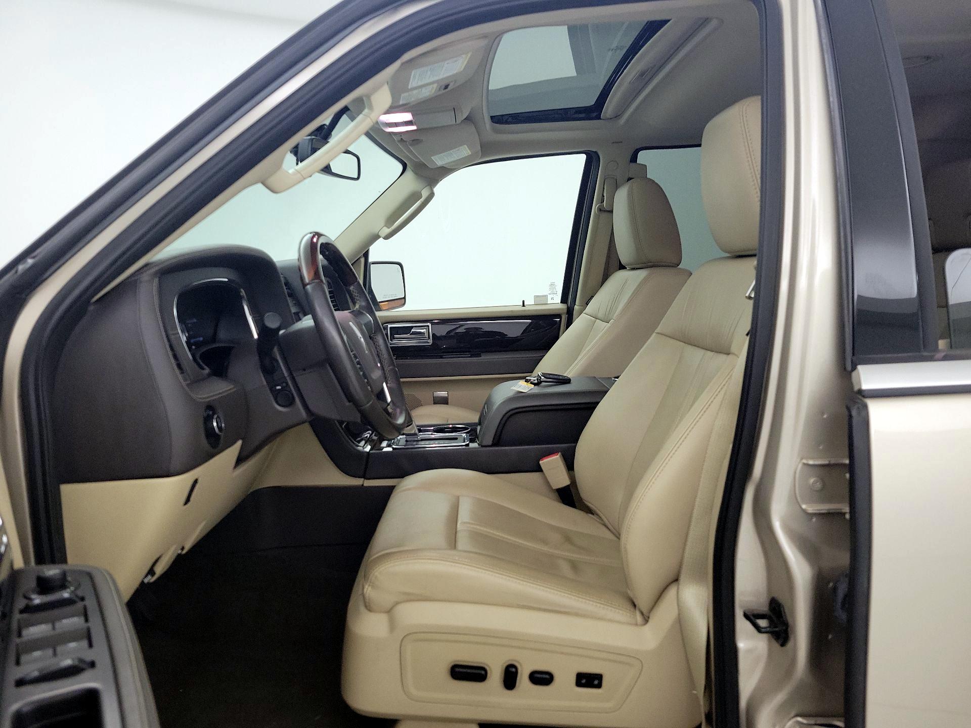 Thumbnail: 2017 Lincoln Navigator - 11