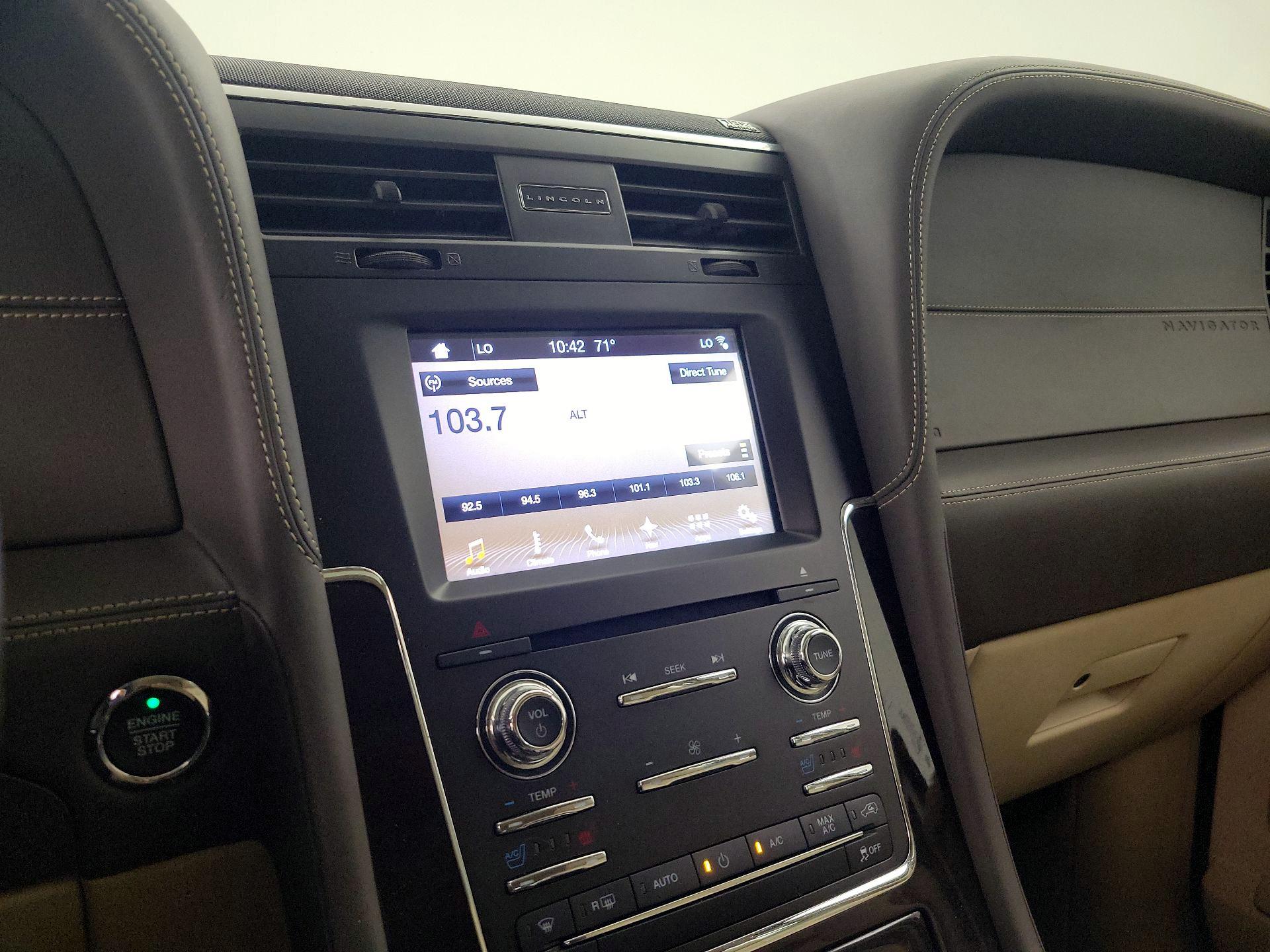 Thumbnail: 2017 Lincoln Navigator - 15