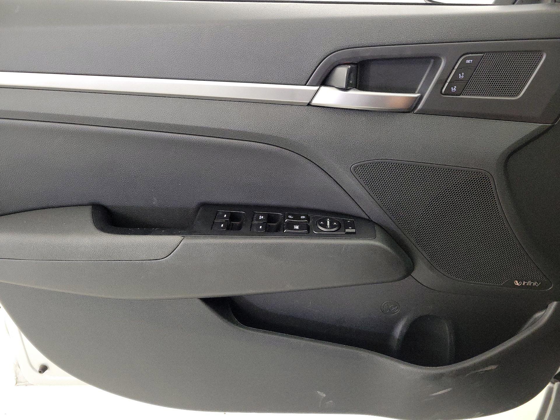 Thumbnail: 2019 Hyundai Elantra - 12