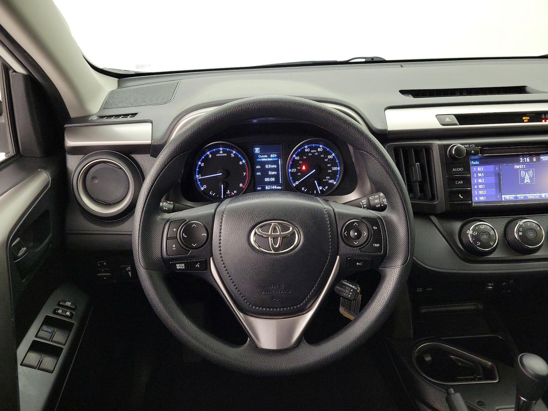 Thumbnail: 2017 Toyota RAV4 - 10