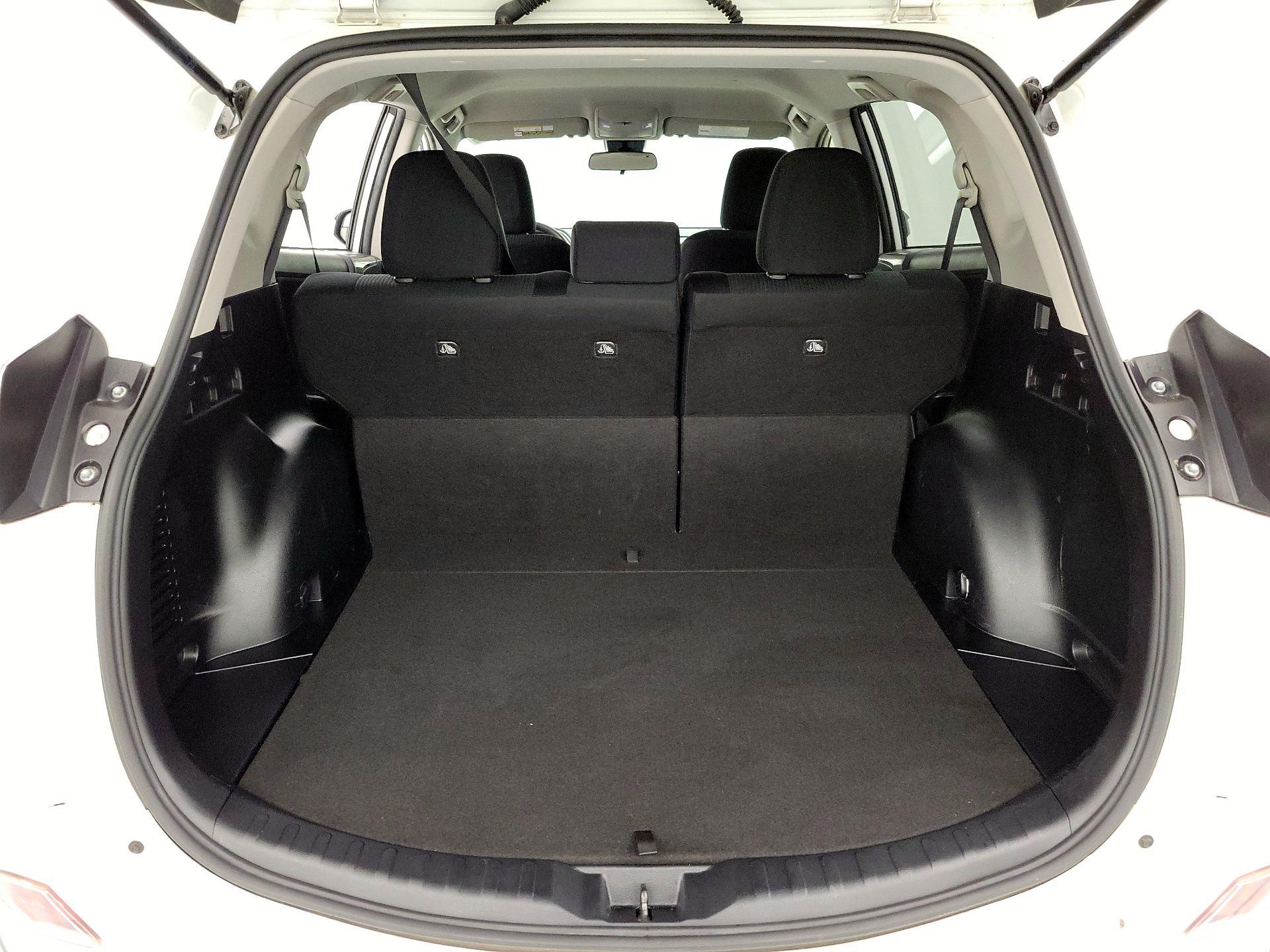 Thumbnail: 2017 Toyota RAV4 - 19