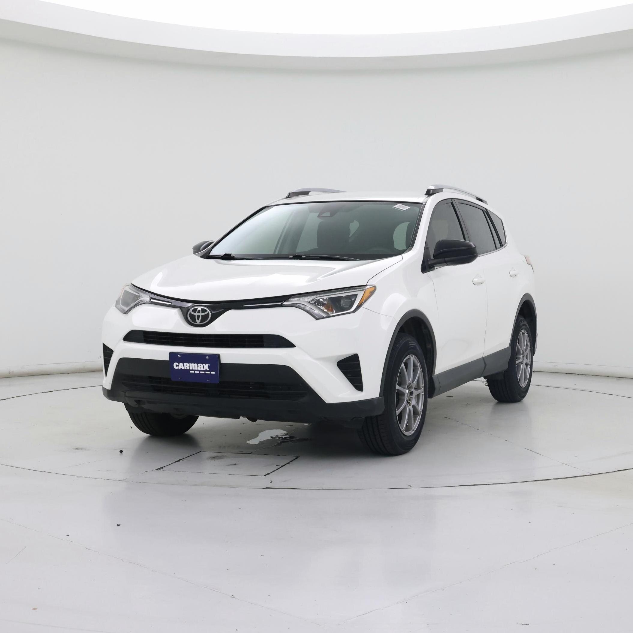 Thumbnail: 2017 Toyota RAV4 - 4