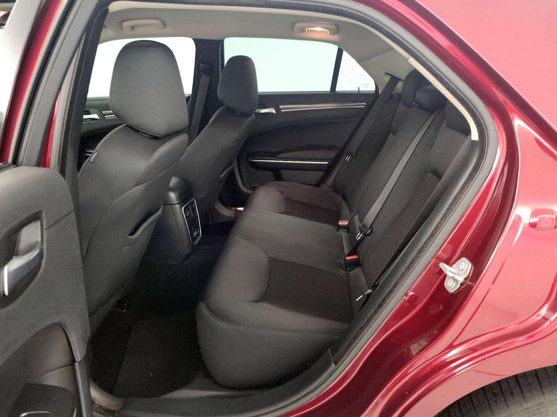 Thumbnail: 2020 Chrysler 300 - 18