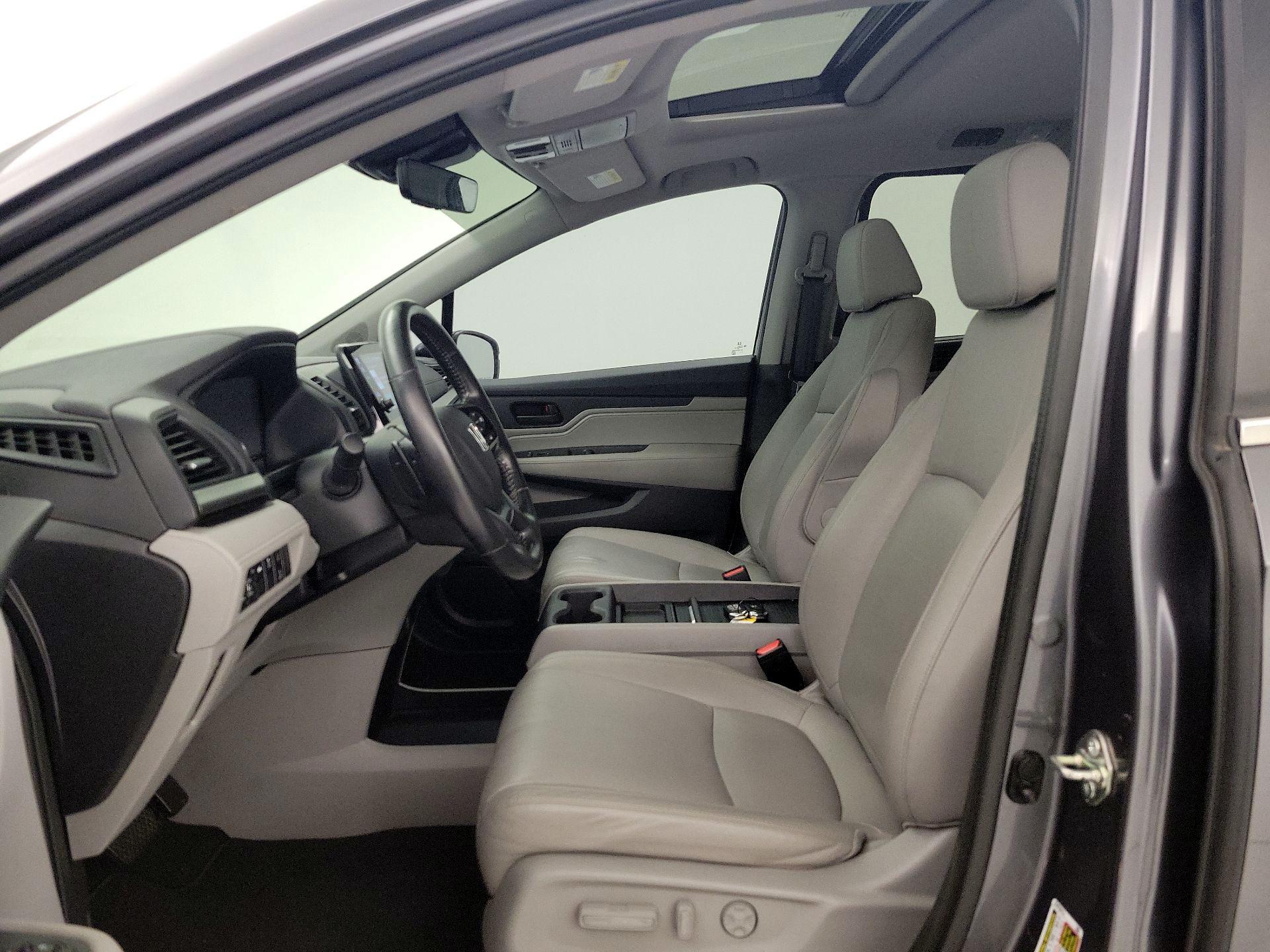 Thumbnail: 2018 Honda Odyssey - 11