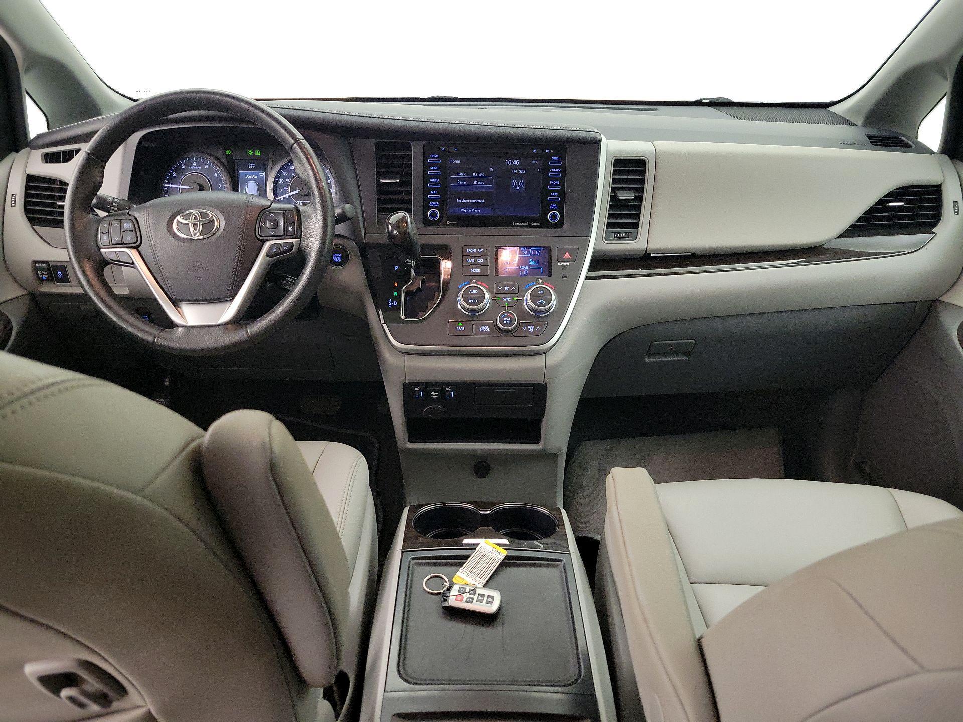 Thumbnail: 2020 Toyota Sienna - 9