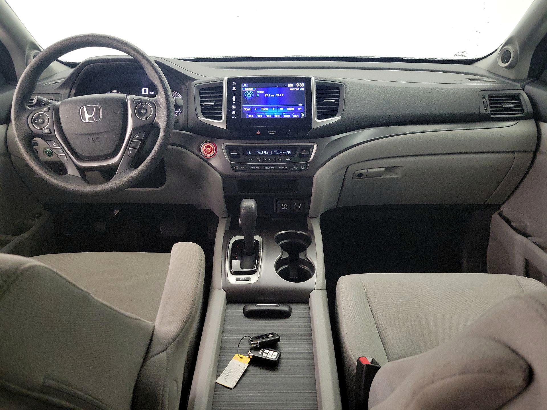 Thumbnail: 2017 Honda Pilot - 9