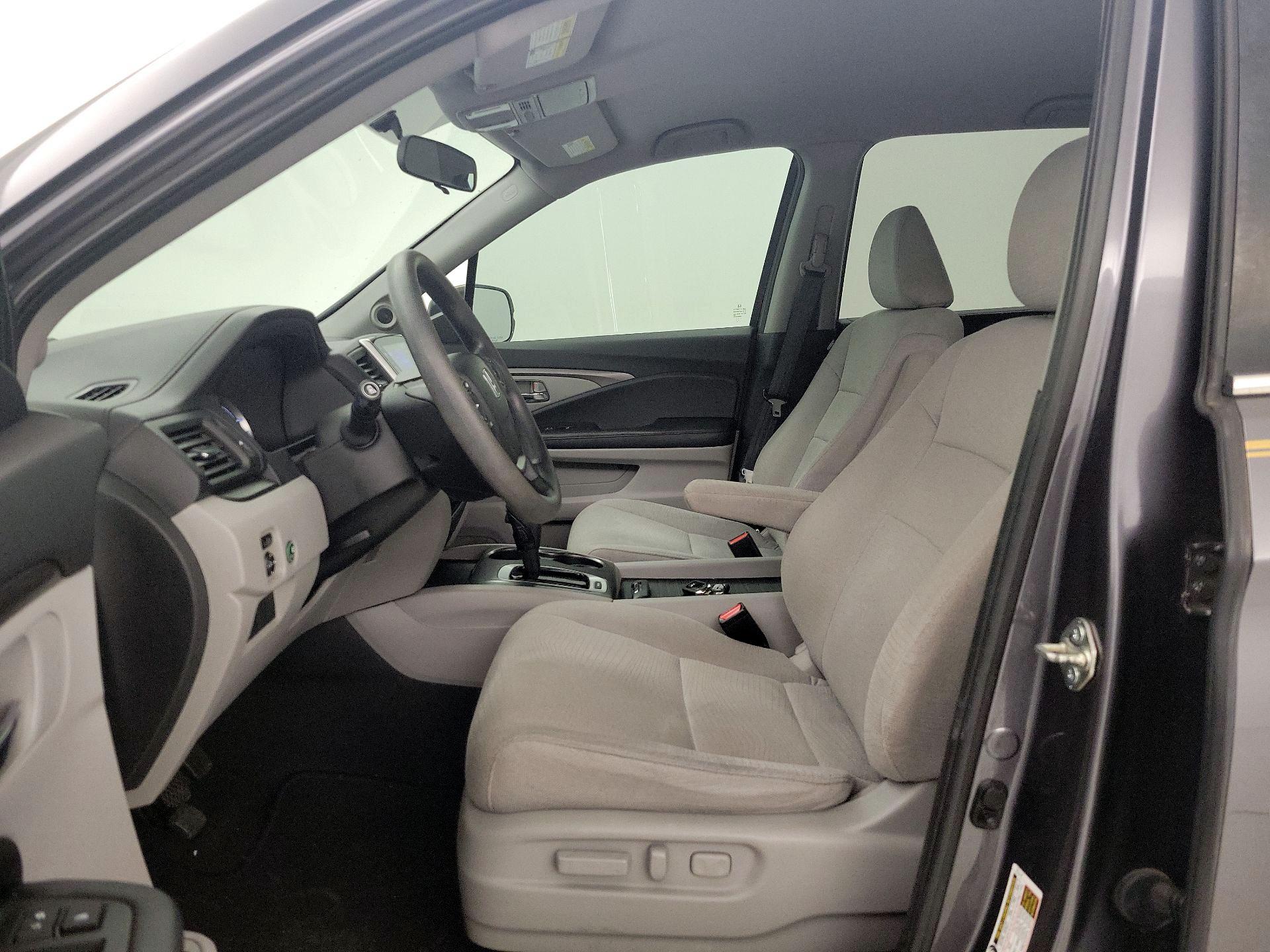 Thumbnail: 2017 Honda Pilot - 11