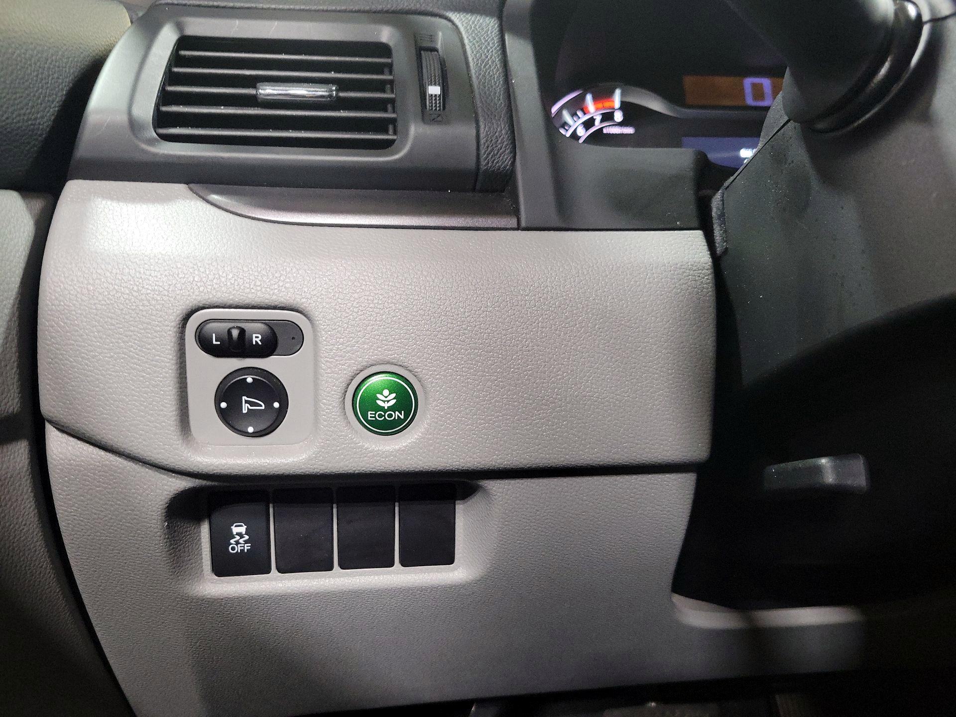 Thumbnail: 2017 Honda Pilot - 13