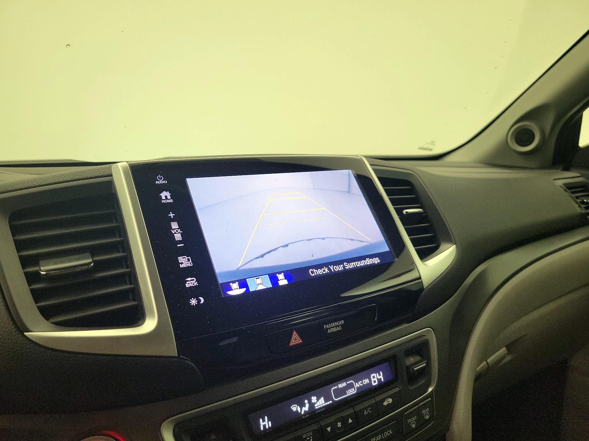 Thumbnail: 2017 Honda Pilot - 14