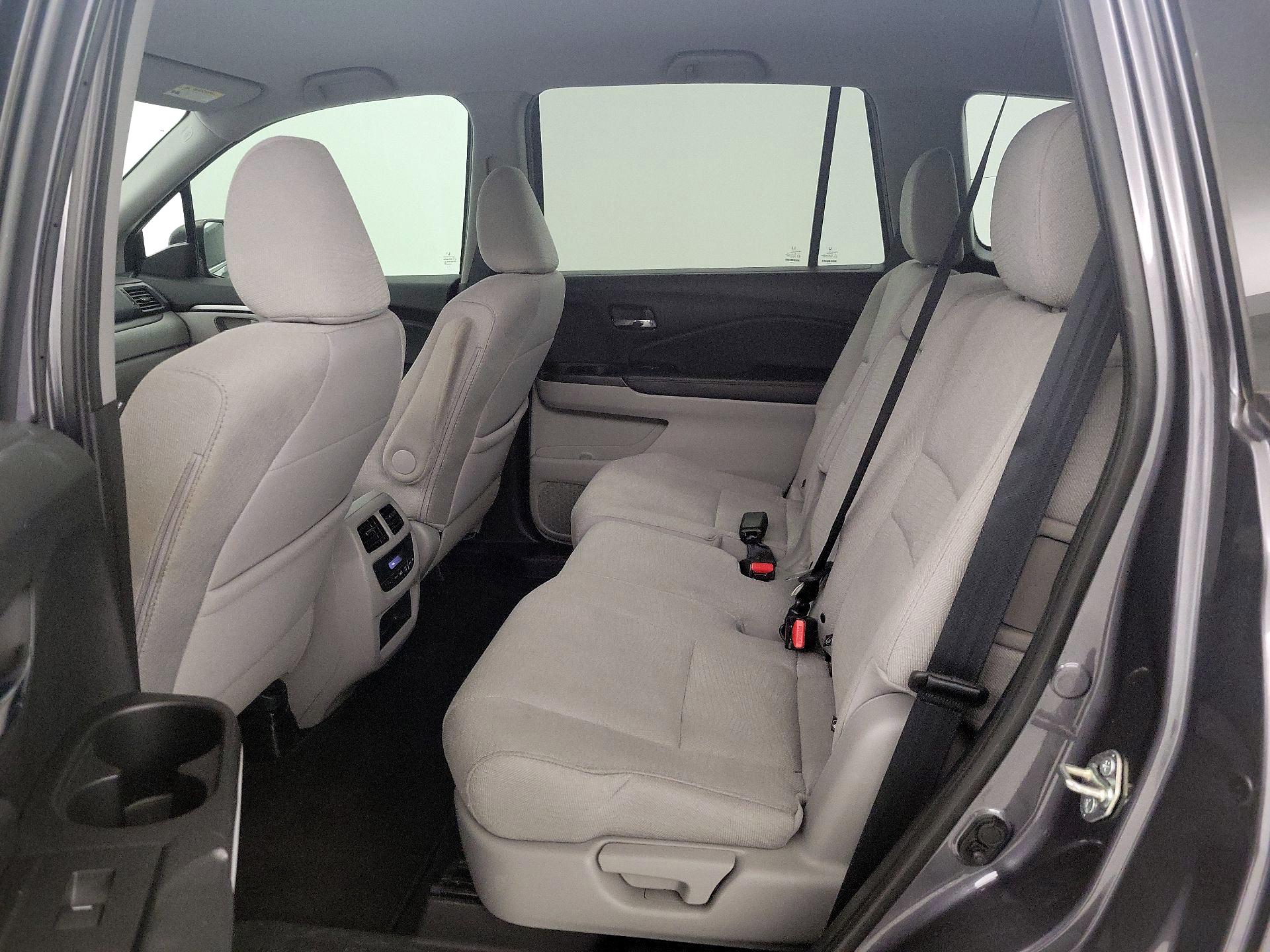 Thumbnail: 2017 Honda Pilot - 18