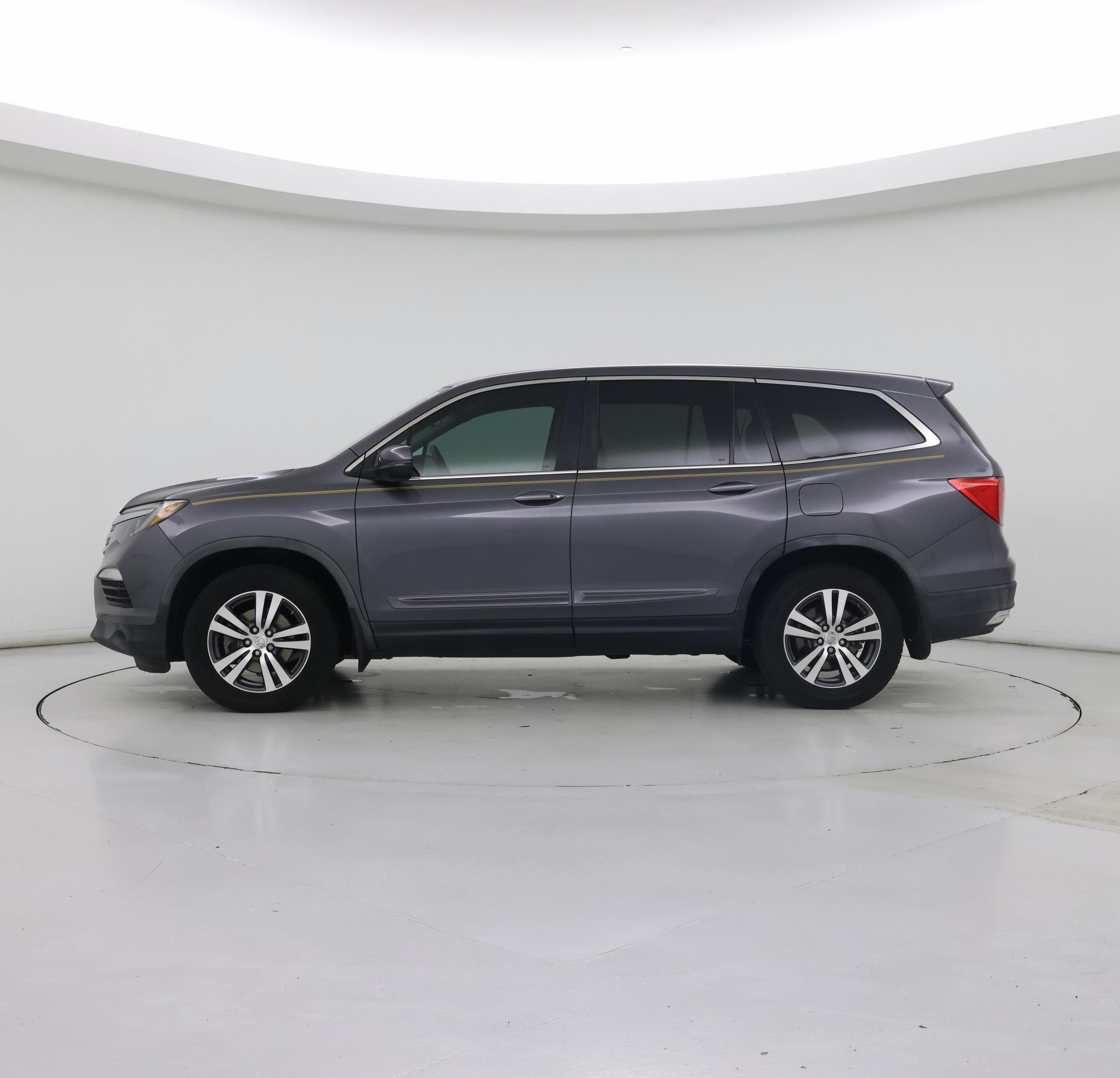 Thumbnail: 2017 Honda Pilot - 3