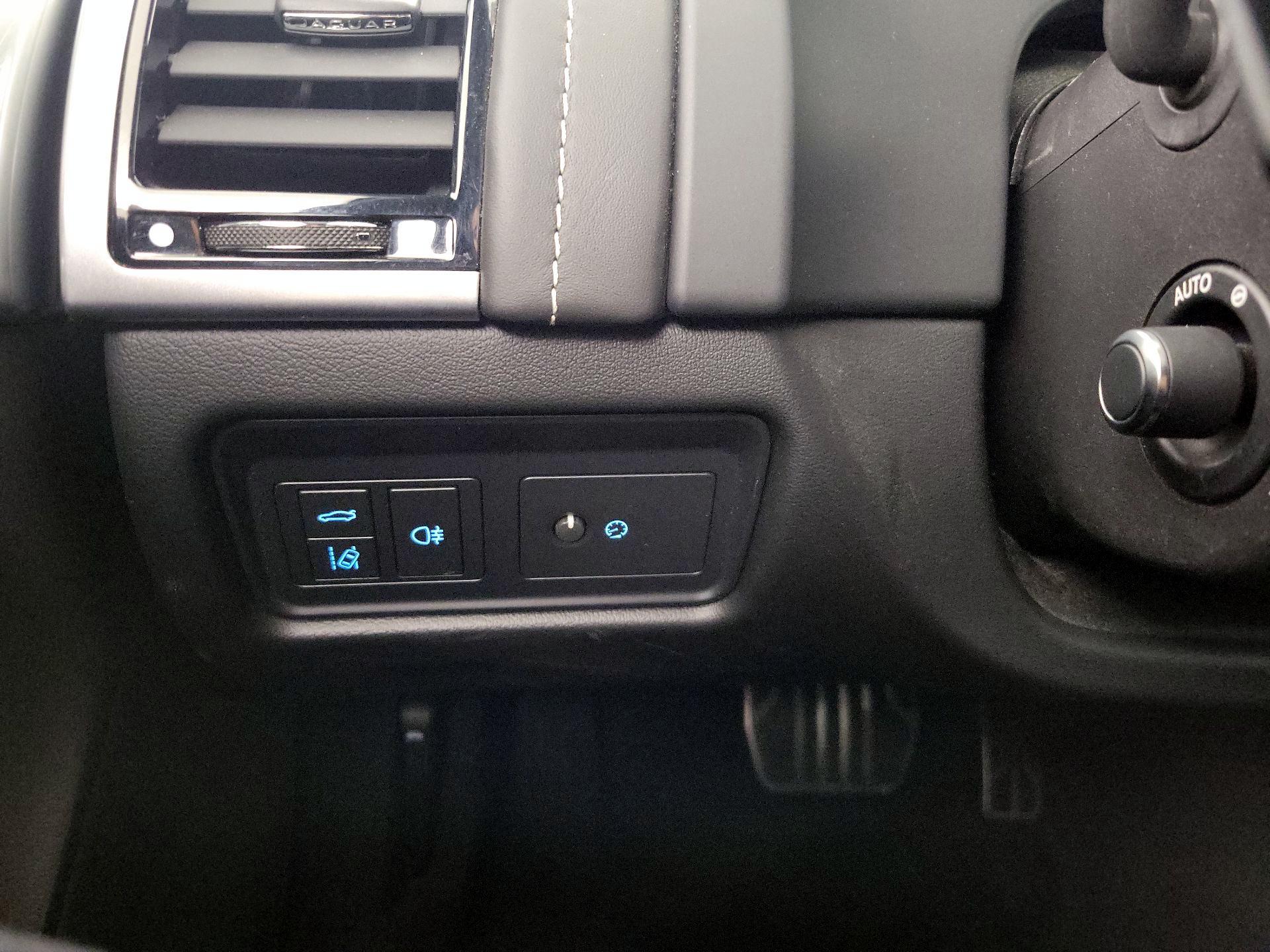 Thumbnail: 2020 Jaguar F-Type - 13