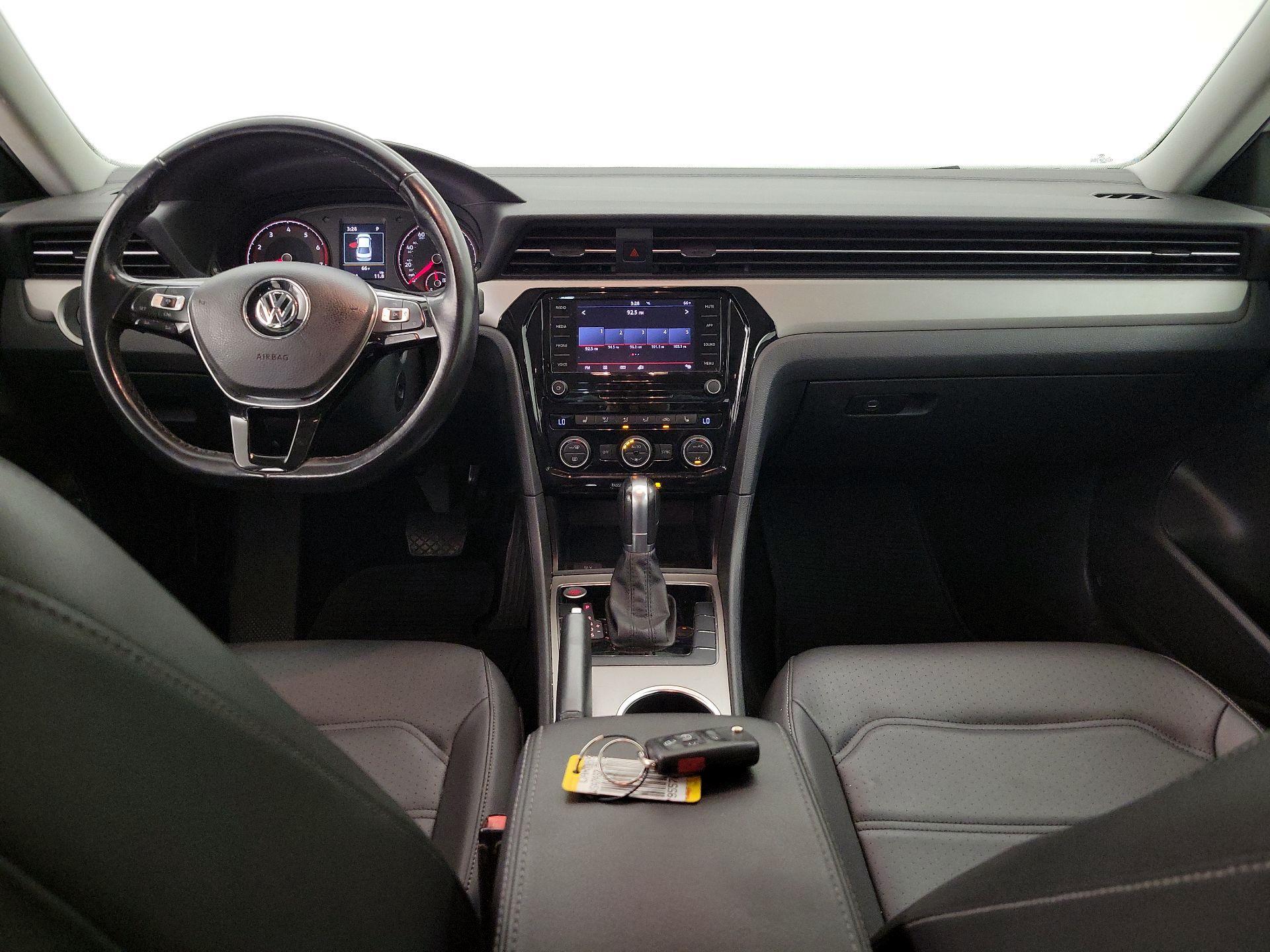 Thumbnail: 2020 Volkswagen Passat - 9