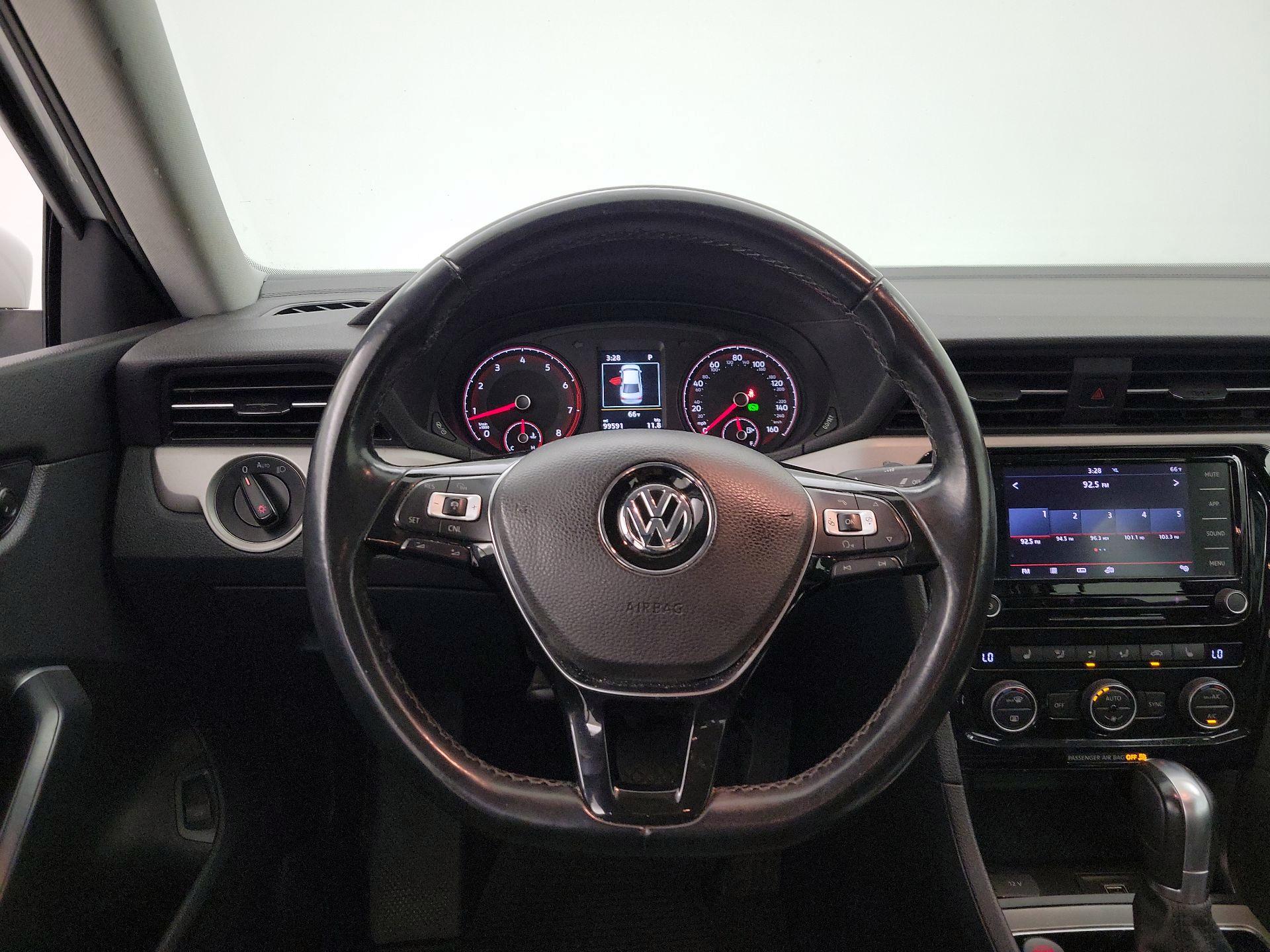 Thumbnail: 2020 Volkswagen Passat - 10