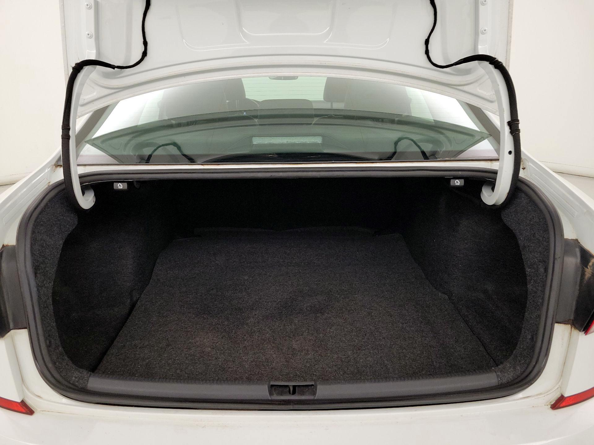 Thumbnail: 2020 Volkswagen Passat - 19