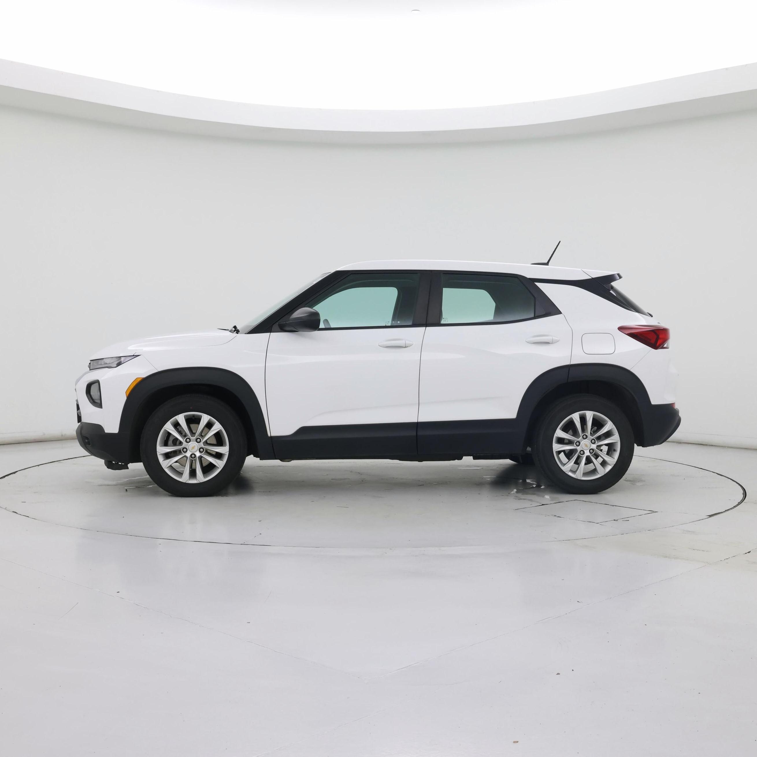 Thumbnail: 2023 Chevrolet TrailBlazer - 3