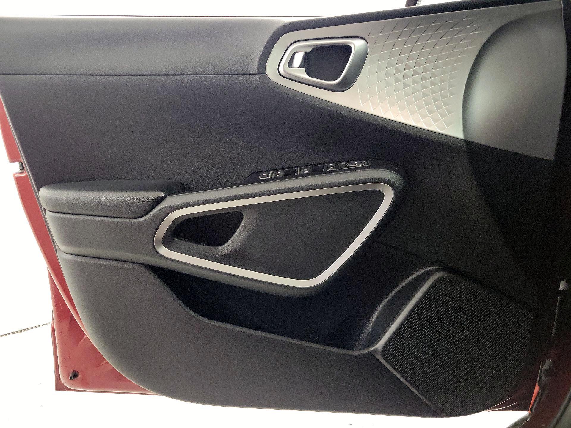 Thumbnail: 2020 Kia Soul - 12