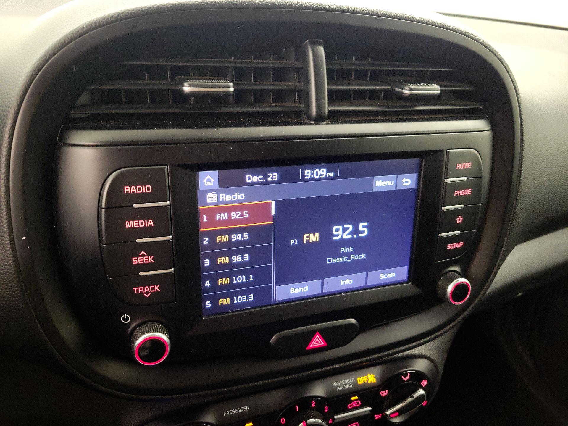 Thumbnail: 2020 Kia Soul - 15