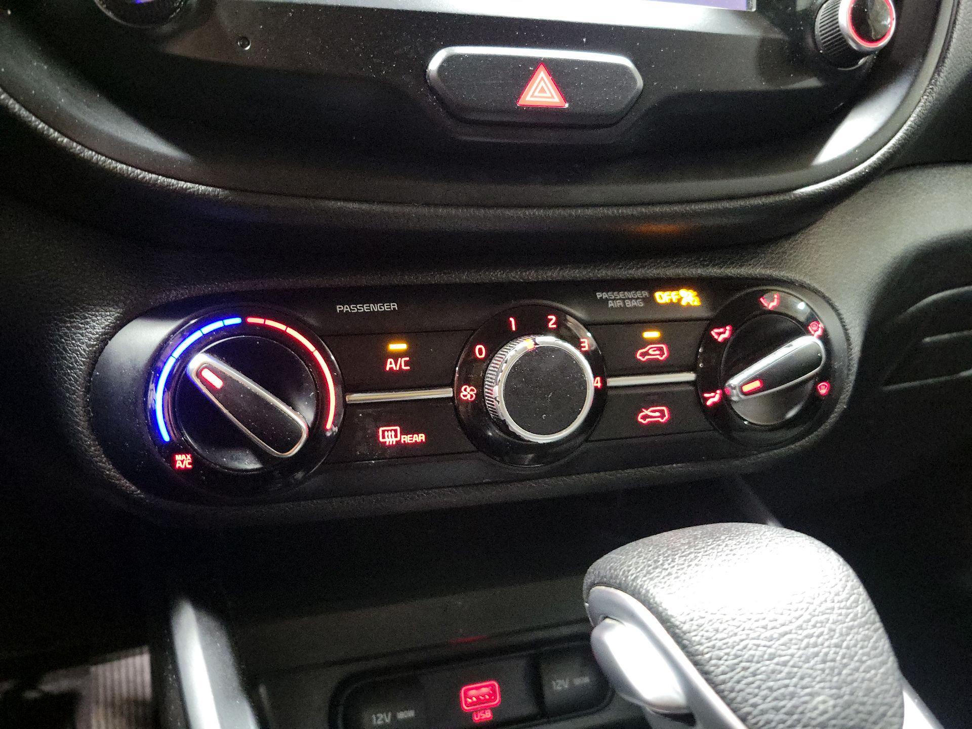 Thumbnail: 2020 Kia Soul - 16