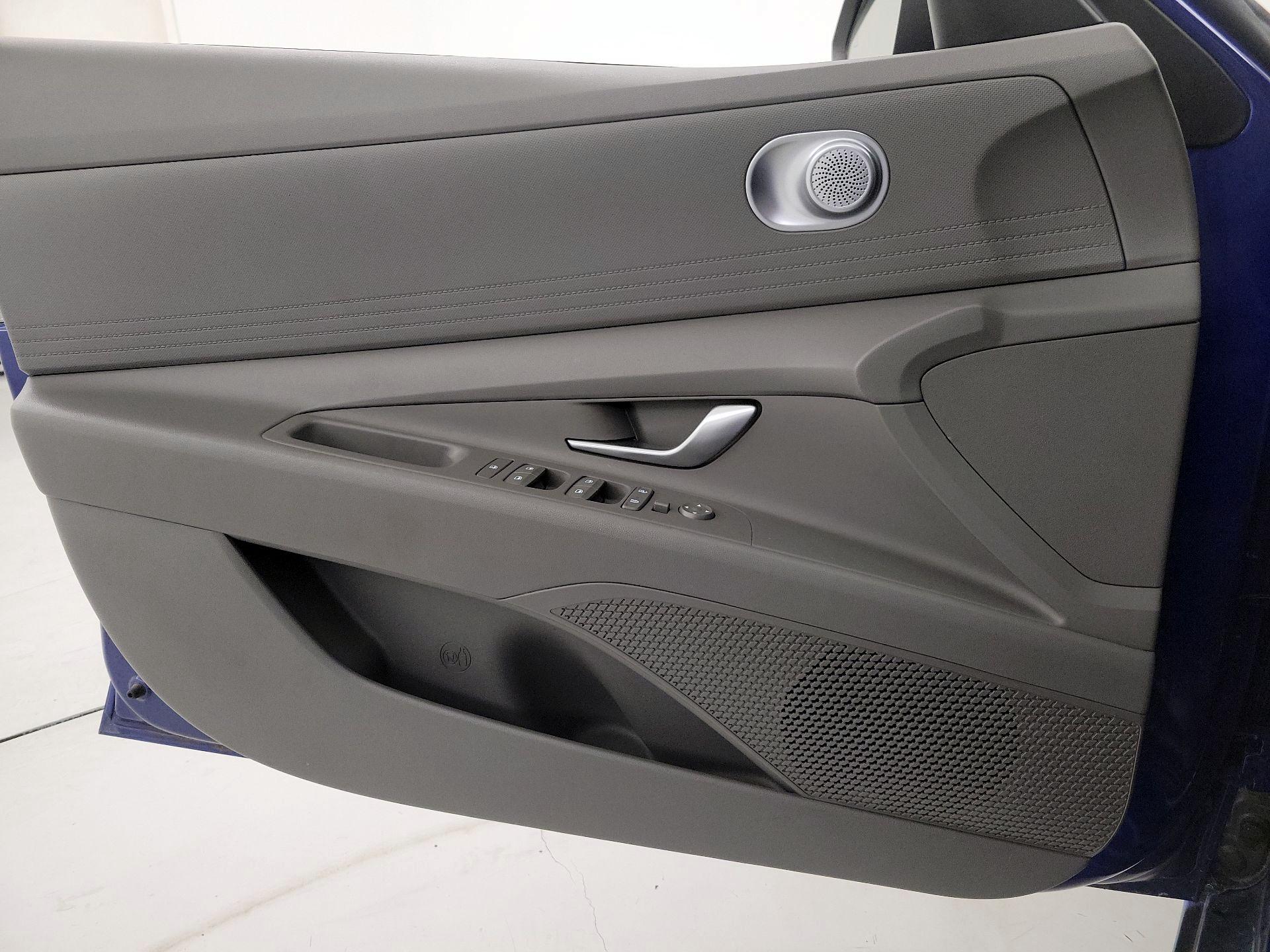 Thumbnail: 2023 Hyundai Elantra - 12