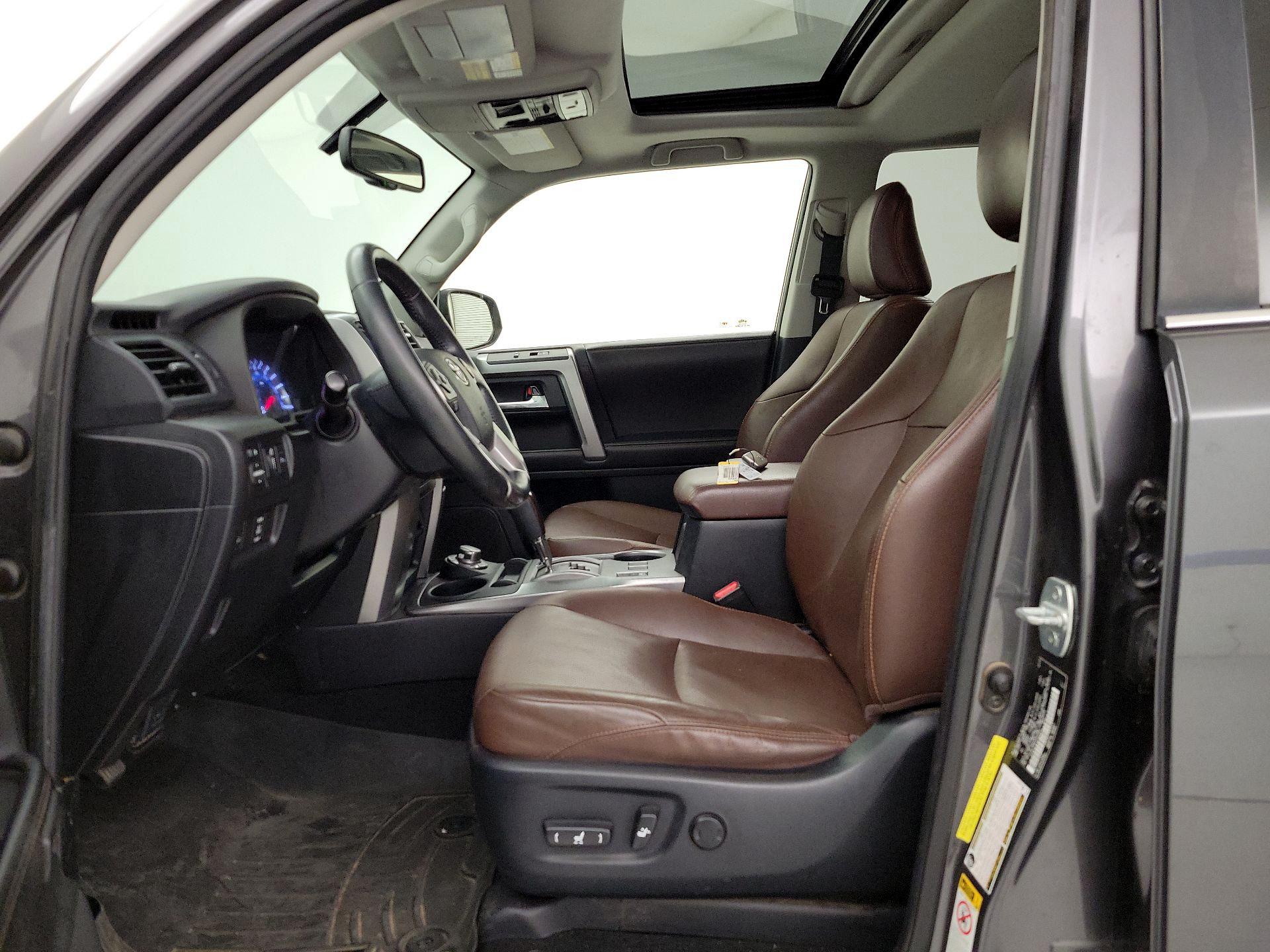 Thumbnail: 2016 Toyota 4Runner - 11