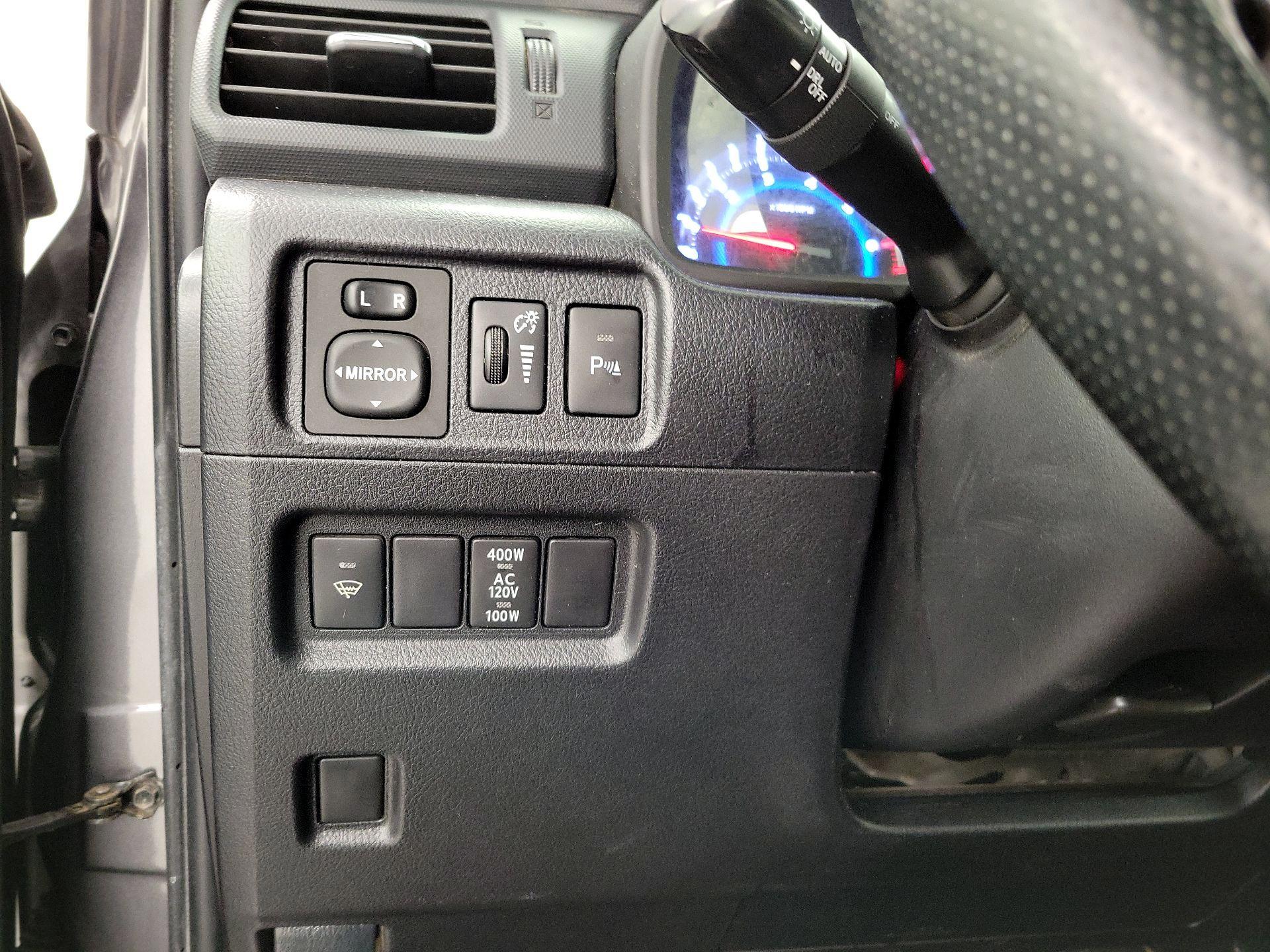 Thumbnail: 2016 Toyota 4Runner - 13