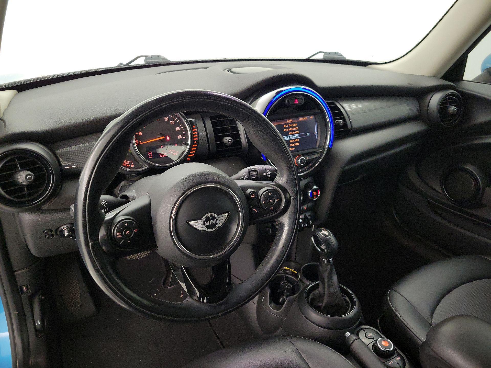 Thumbnail: 2017 MINI Cooper Hardtop - 9