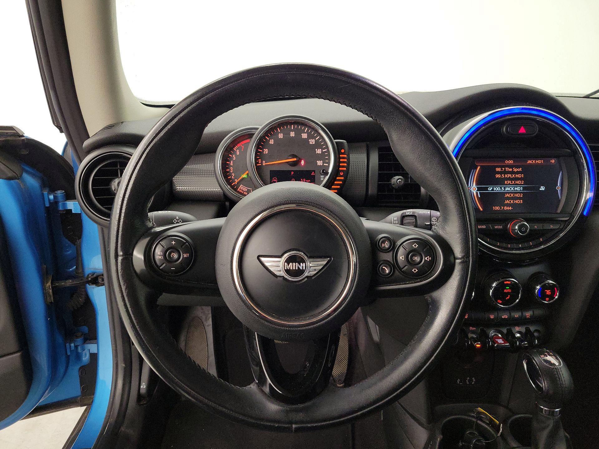 Thumbnail: 2017 MINI Cooper Hardtop - 10