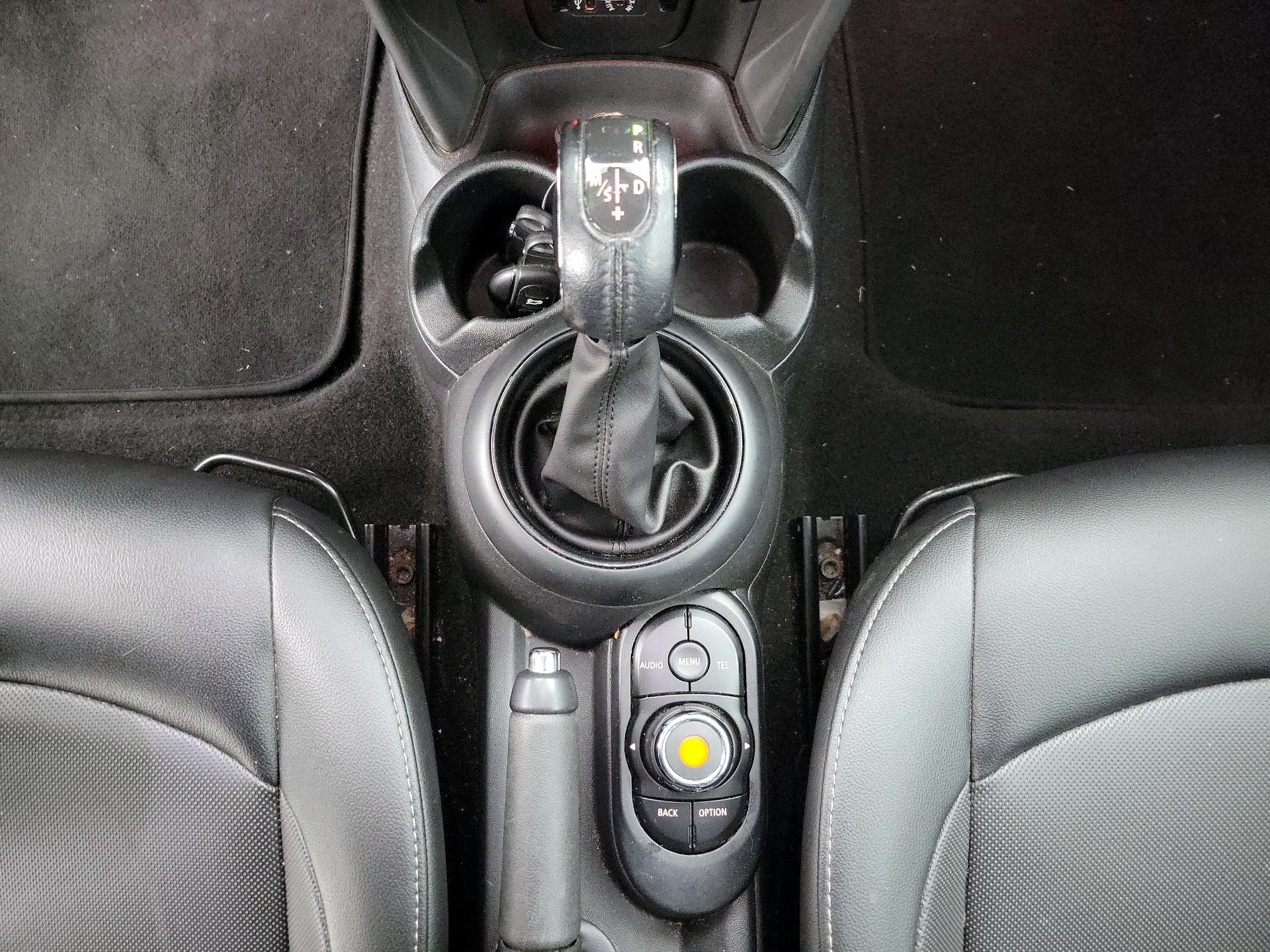 Thumbnail: 2017 MINI Cooper Hardtop - 16