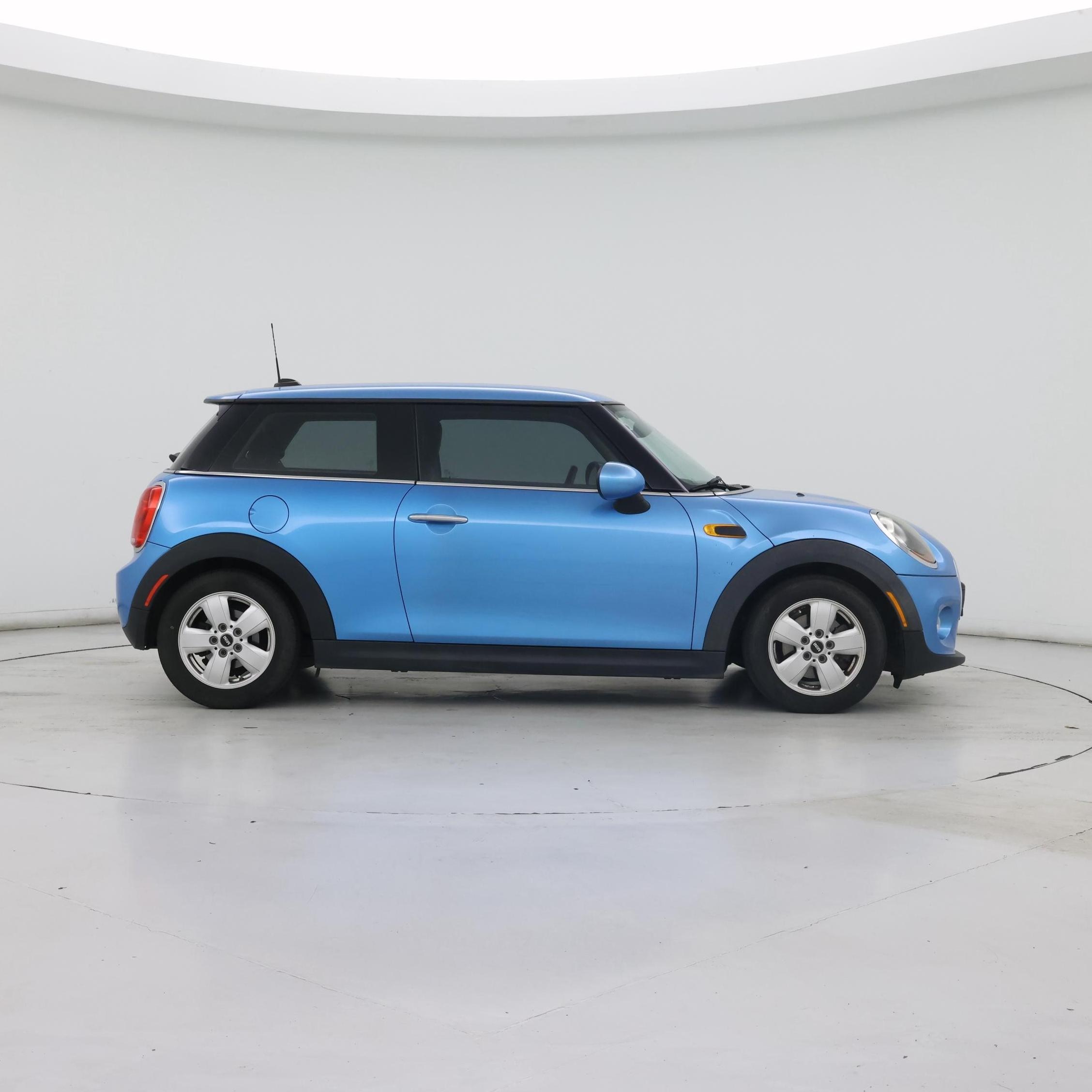 Thumbnail: 2017 MINI Cooper Hardtop - 7
