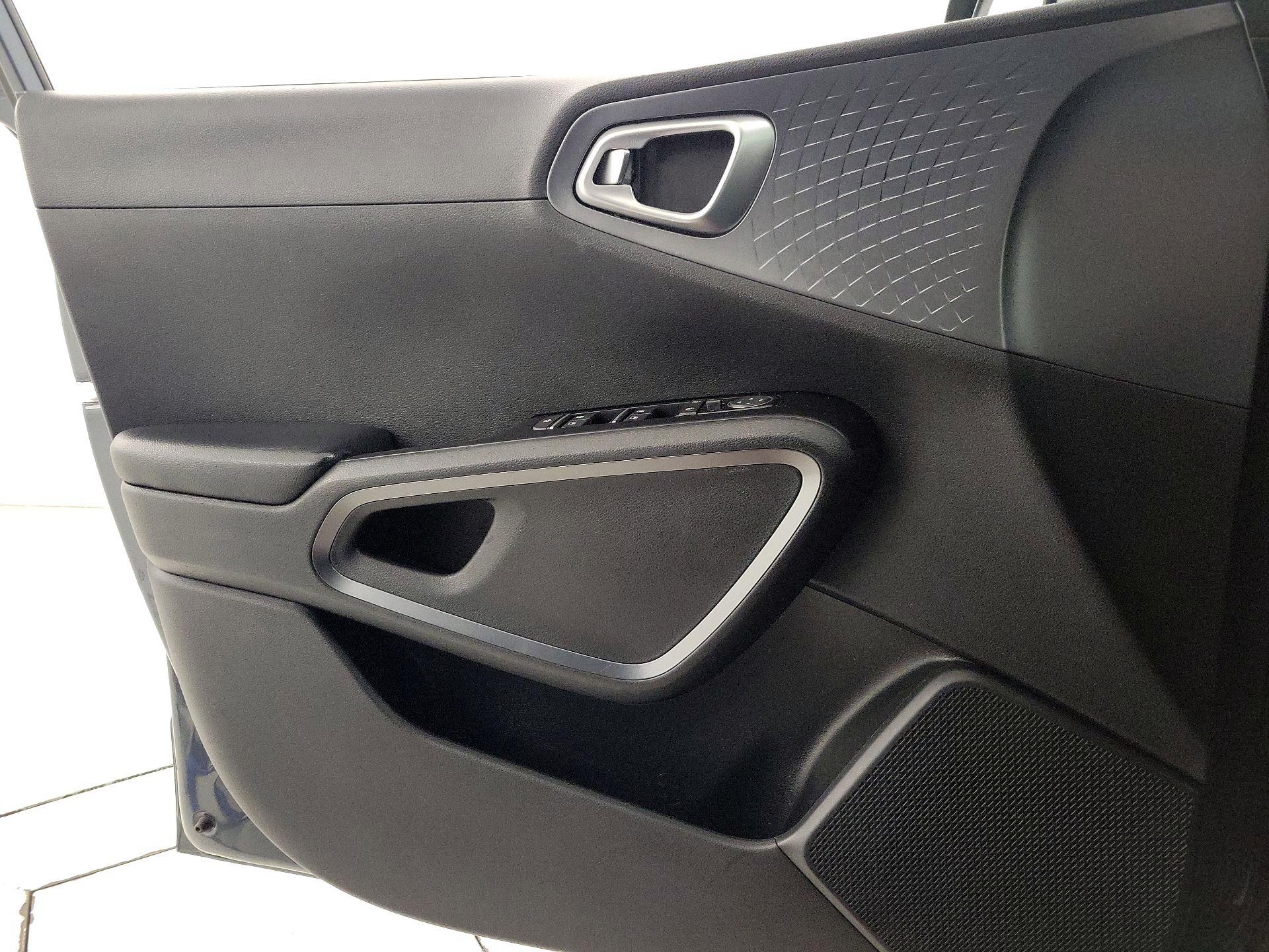 Thumbnail: 2020 Kia Soul - 12