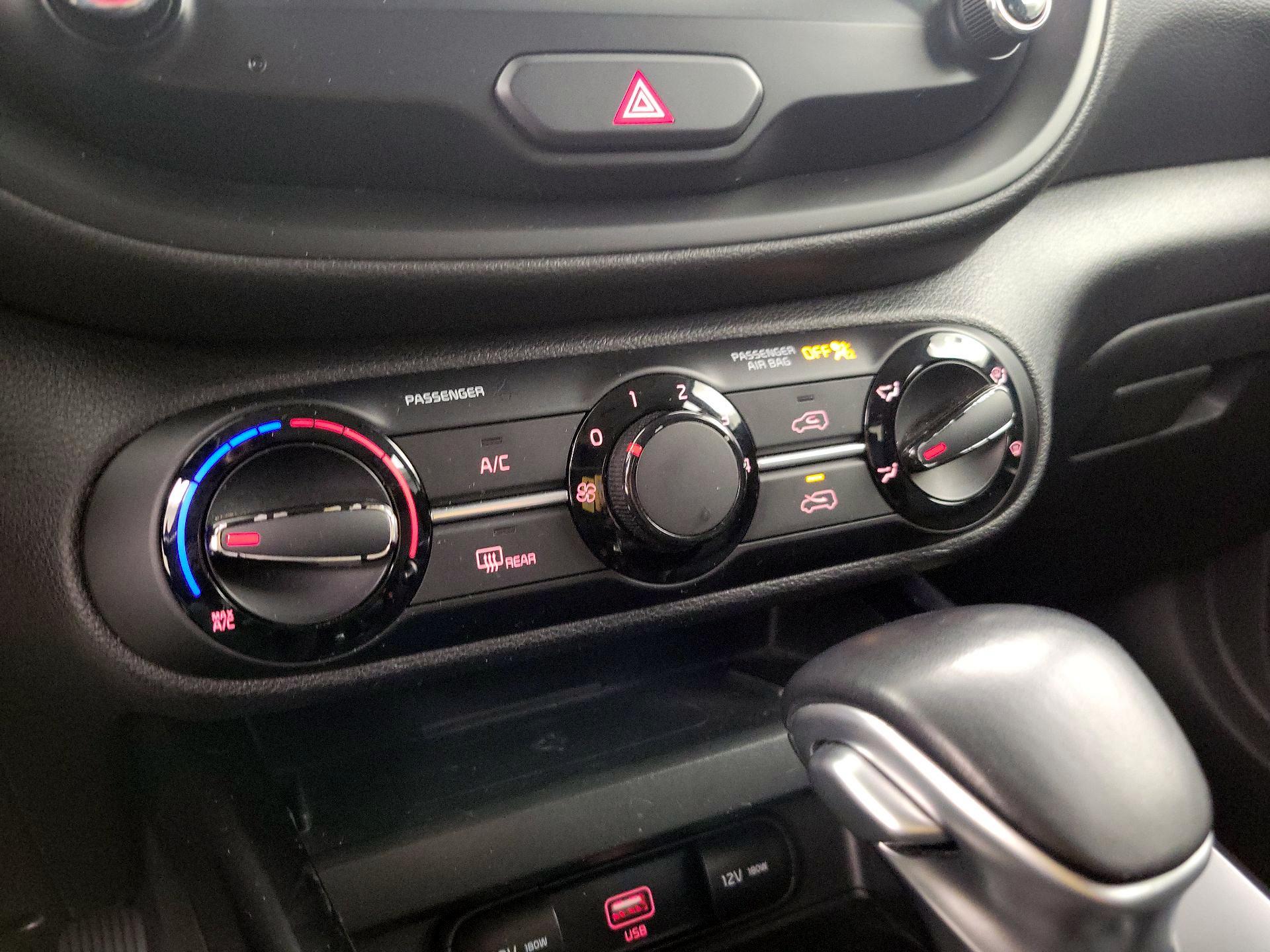 Thumbnail: 2020 Kia Soul - 16