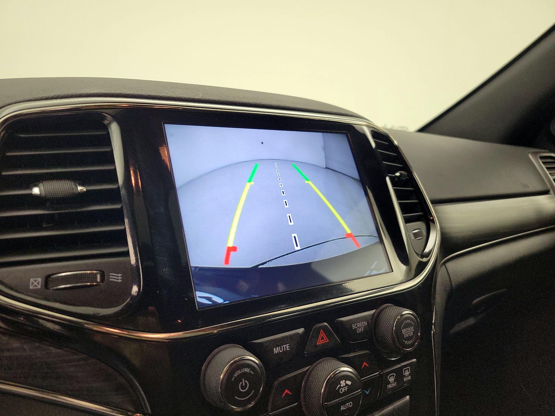 Thumbnail: 2021 Jeep Grand Cherokee - 14