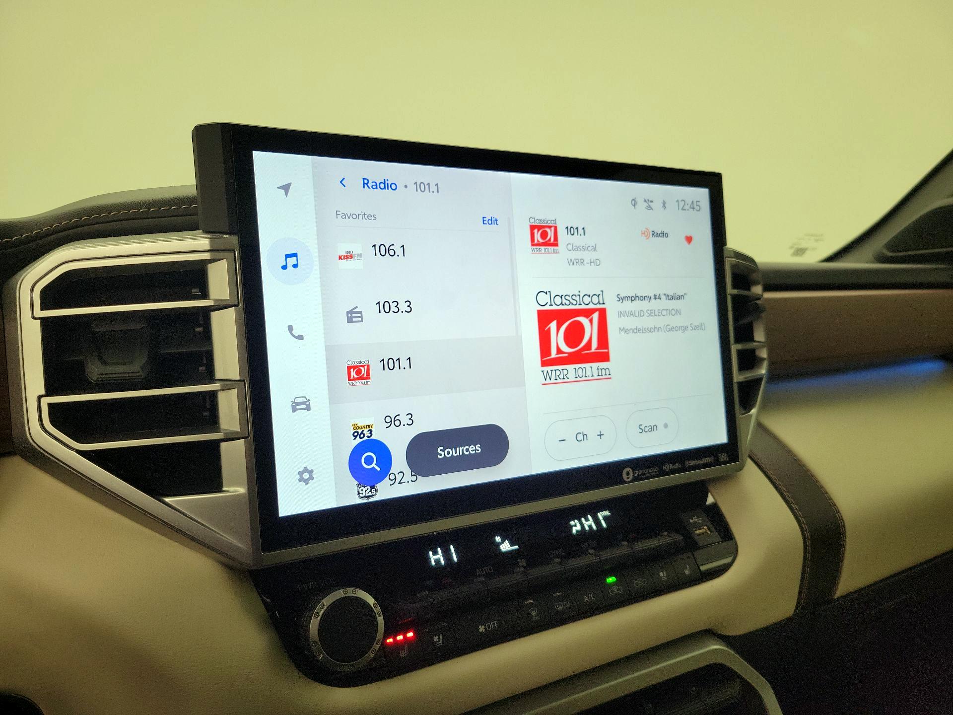 Thumbnail: 2023 Toyota Tundra - 15