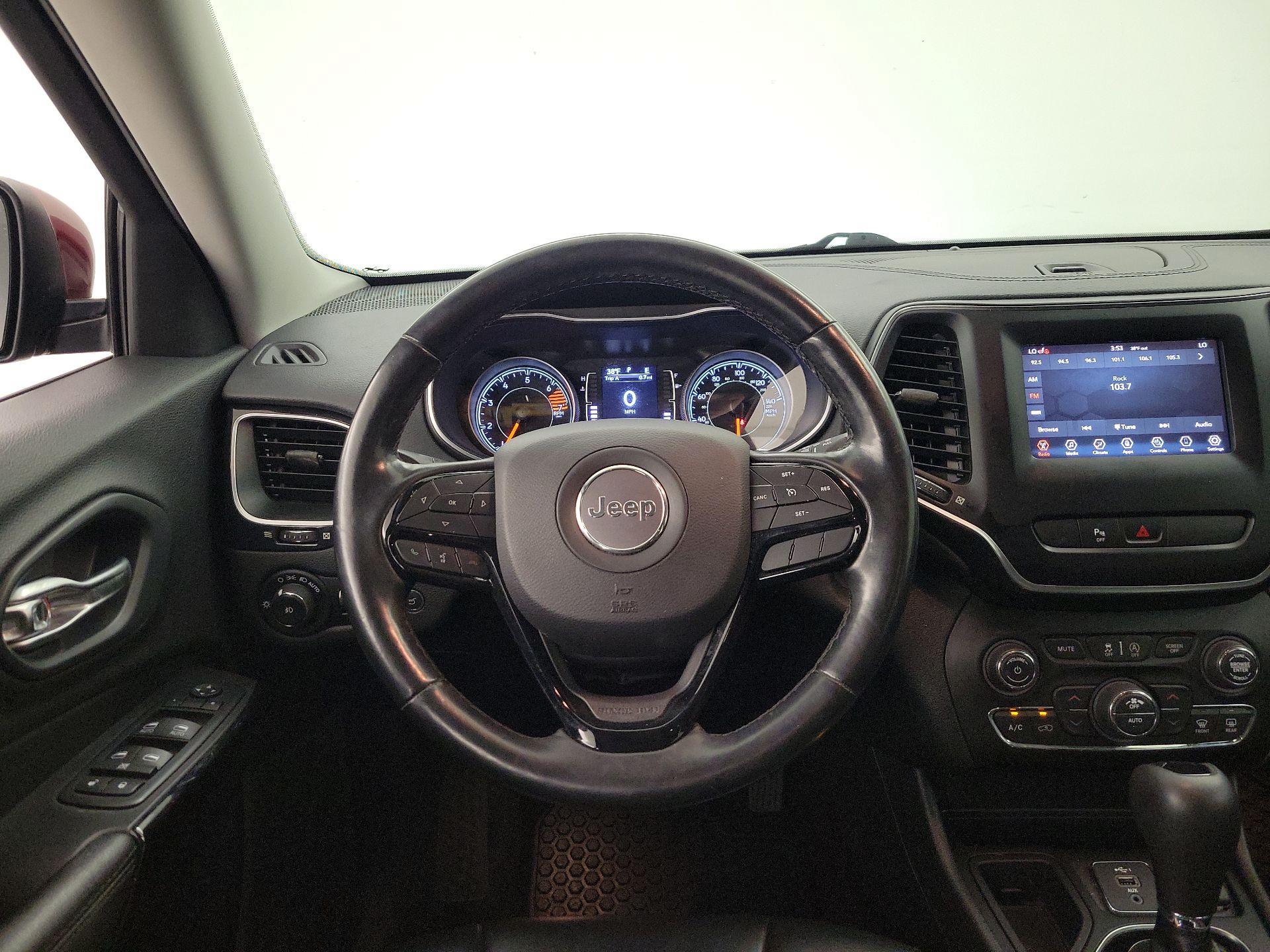 Thumbnail: 2020 Jeep Cherokee - 10