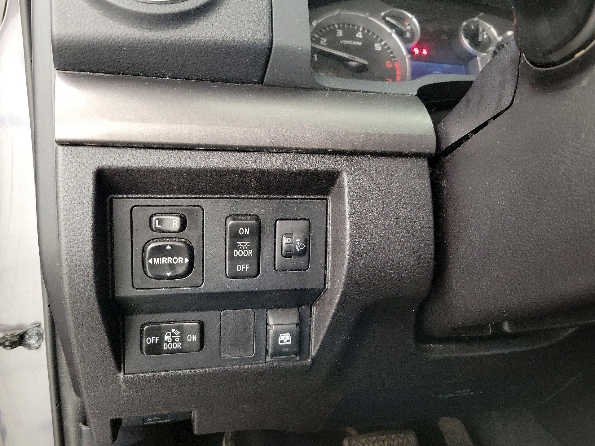 Thumbnail: 2015 Toyota Tundra - 13