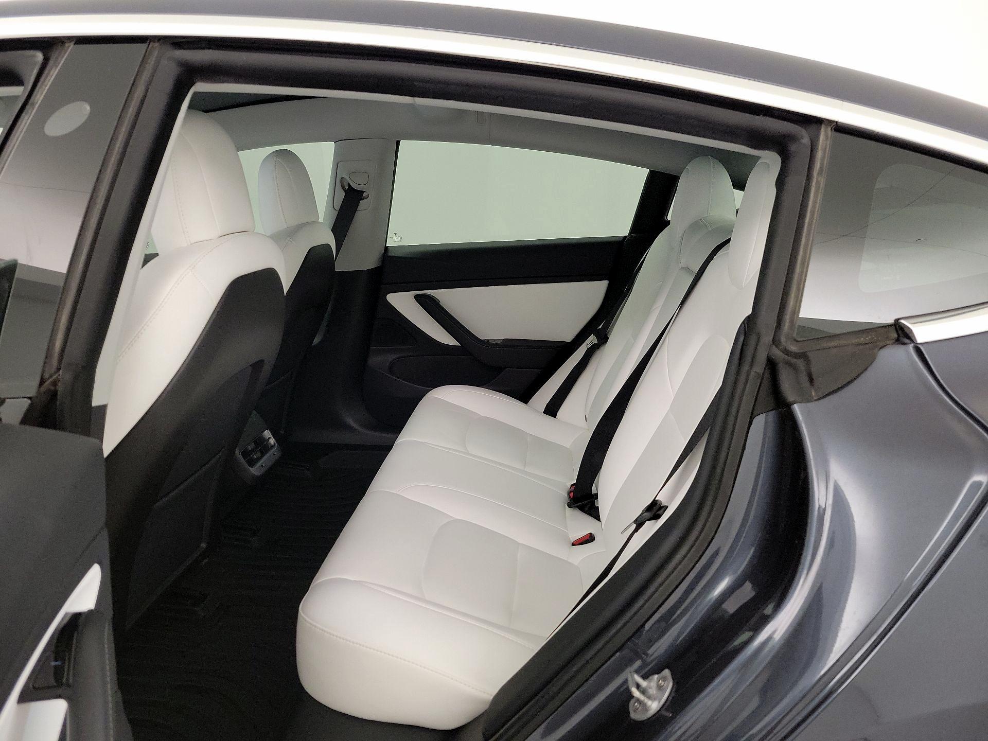 Thumbnail: 2020 Tesla Model 3 - 17