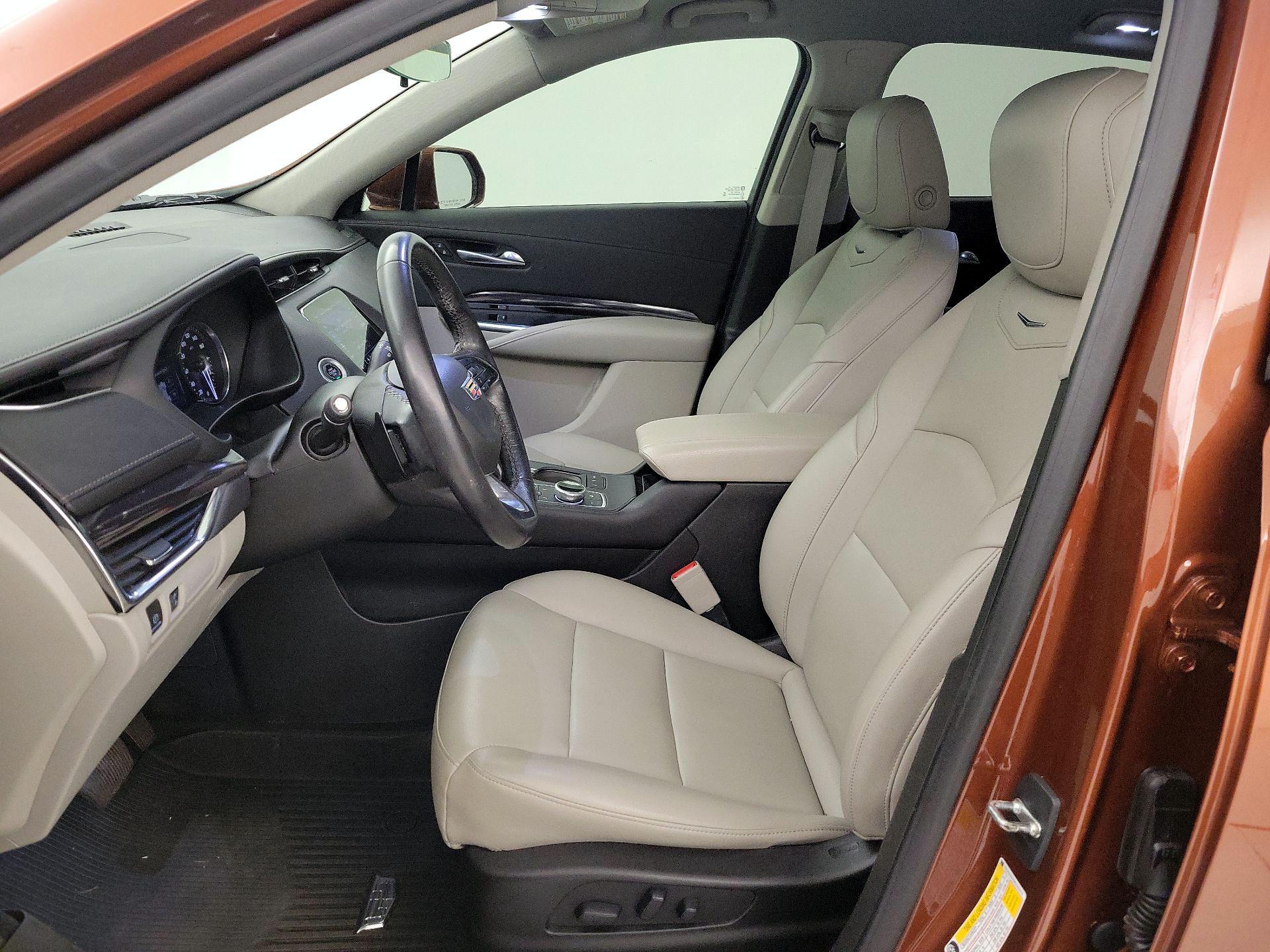 Thumbnail: 2019 Cadillac XT4 - 11