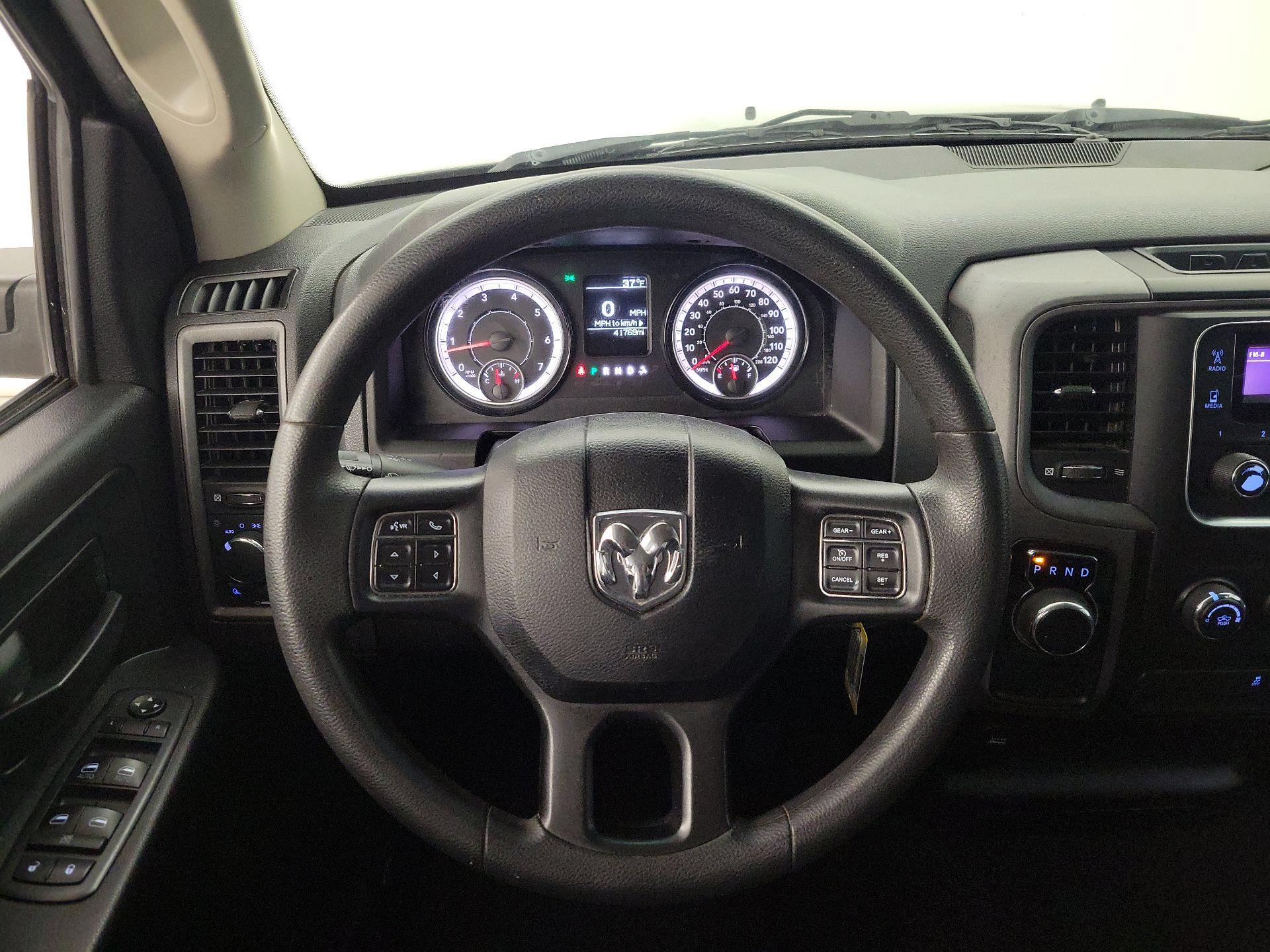 Thumbnail: 2019 RAM 1500 Classic - 10