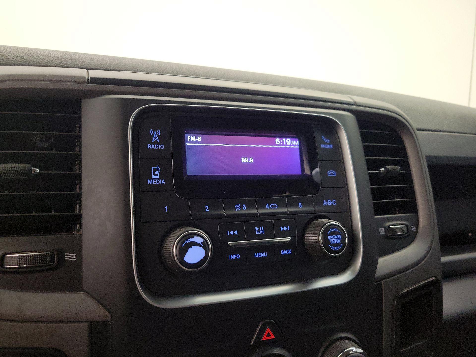Thumbnail: 2019 RAM 1500 Classic - 15