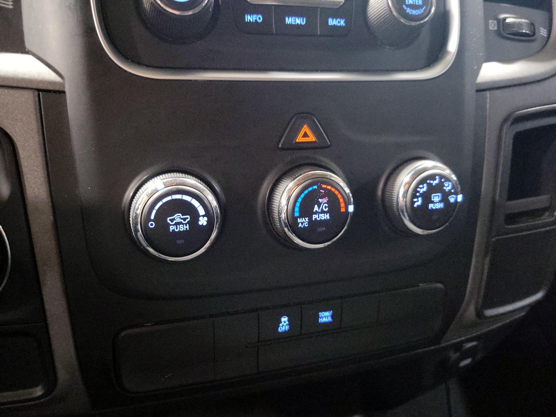 Thumbnail: 2019 RAM 1500 Classic - 16