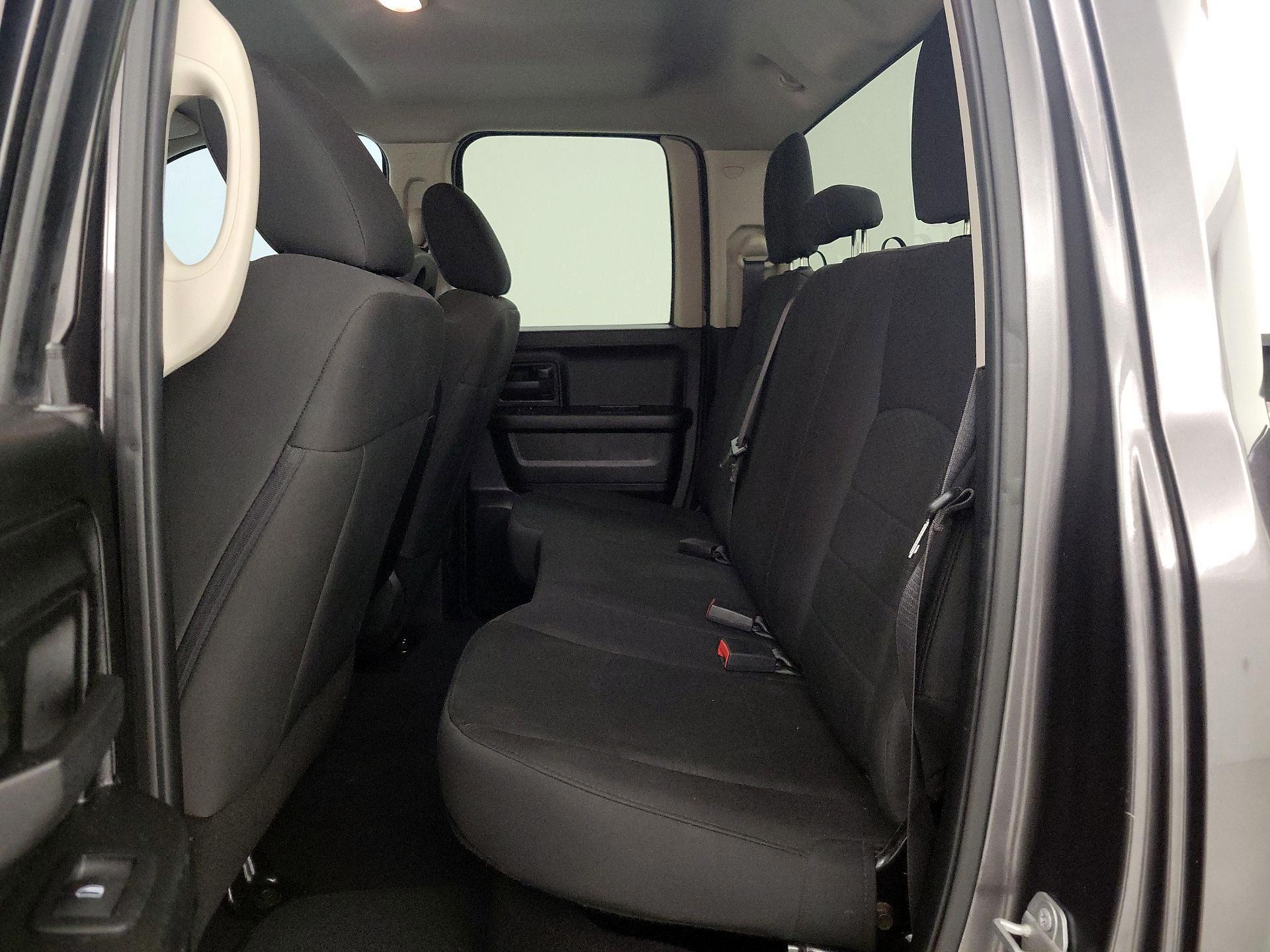 Thumbnail: 2019 RAM 1500 Classic - 18